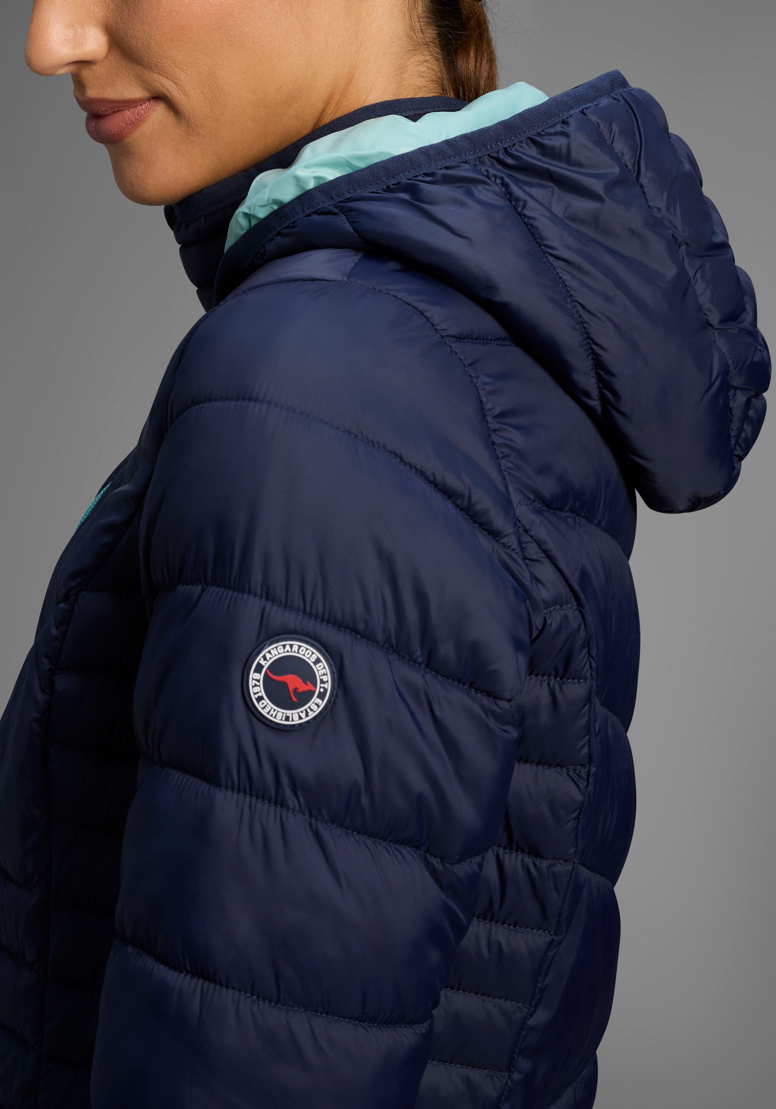 KangaROOS Steppjacke für den Übergang, aus leichtem Webmaterial, figurbetonter Schnitt