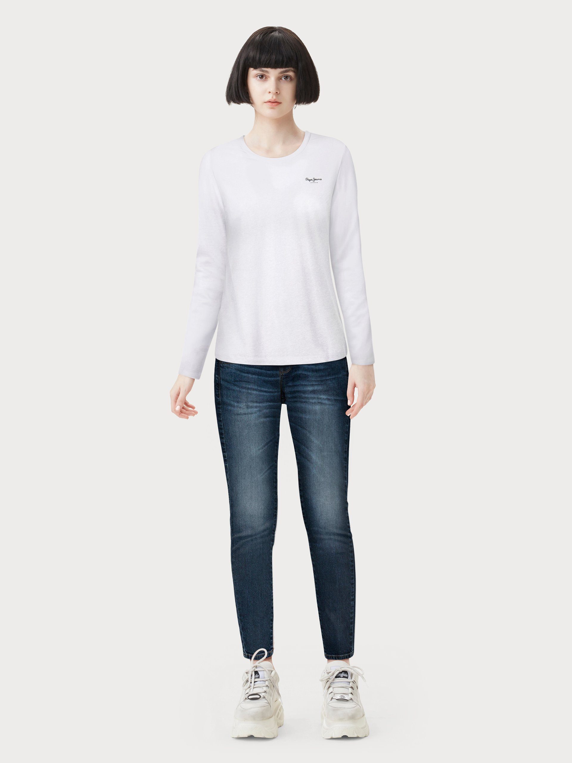 mit Pepe Marken-Logo-Print AMBERTA Brustbereich Jeans im N Langarmshirt 8WHITE kleinem