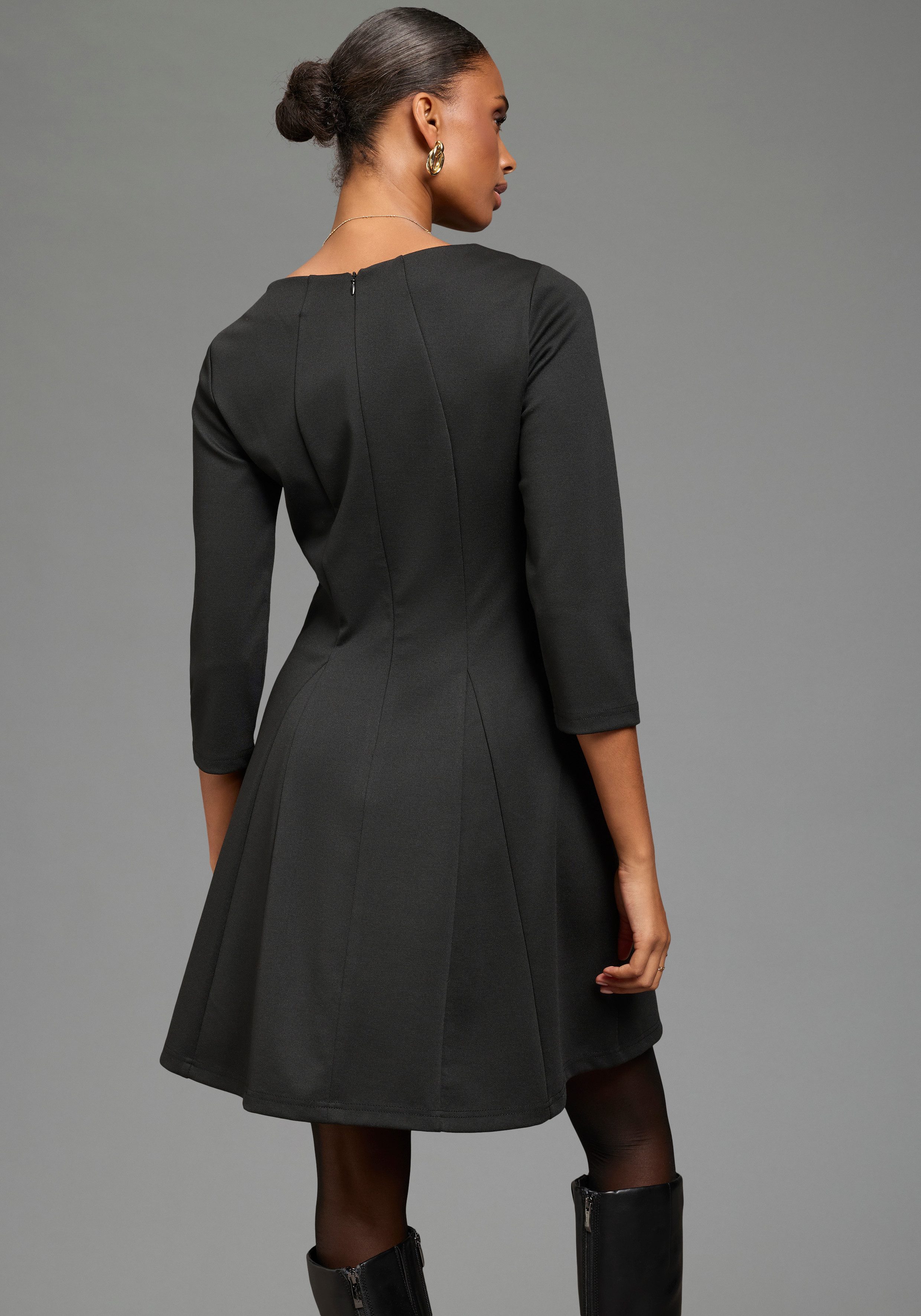 Laura Scott Jerseykleid in extrakurzer A-Linie, mit 3/4-Ärmeln – Bild 2 von 5