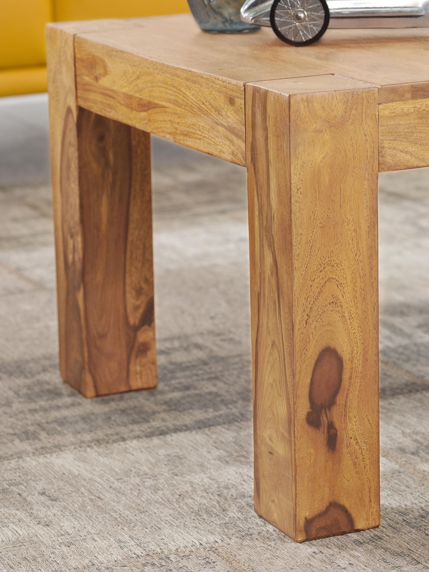 FINEBUY Couchtisch SuVa2391_1 Massiver 60 cm Holz Tisch Massiv Wohnzimmertisch (Akazie Massivholz, 60x60x40 cm Quadratisch Modern), Kleiner Wohnzimmertisch, Sofatisch Kaffeetisch