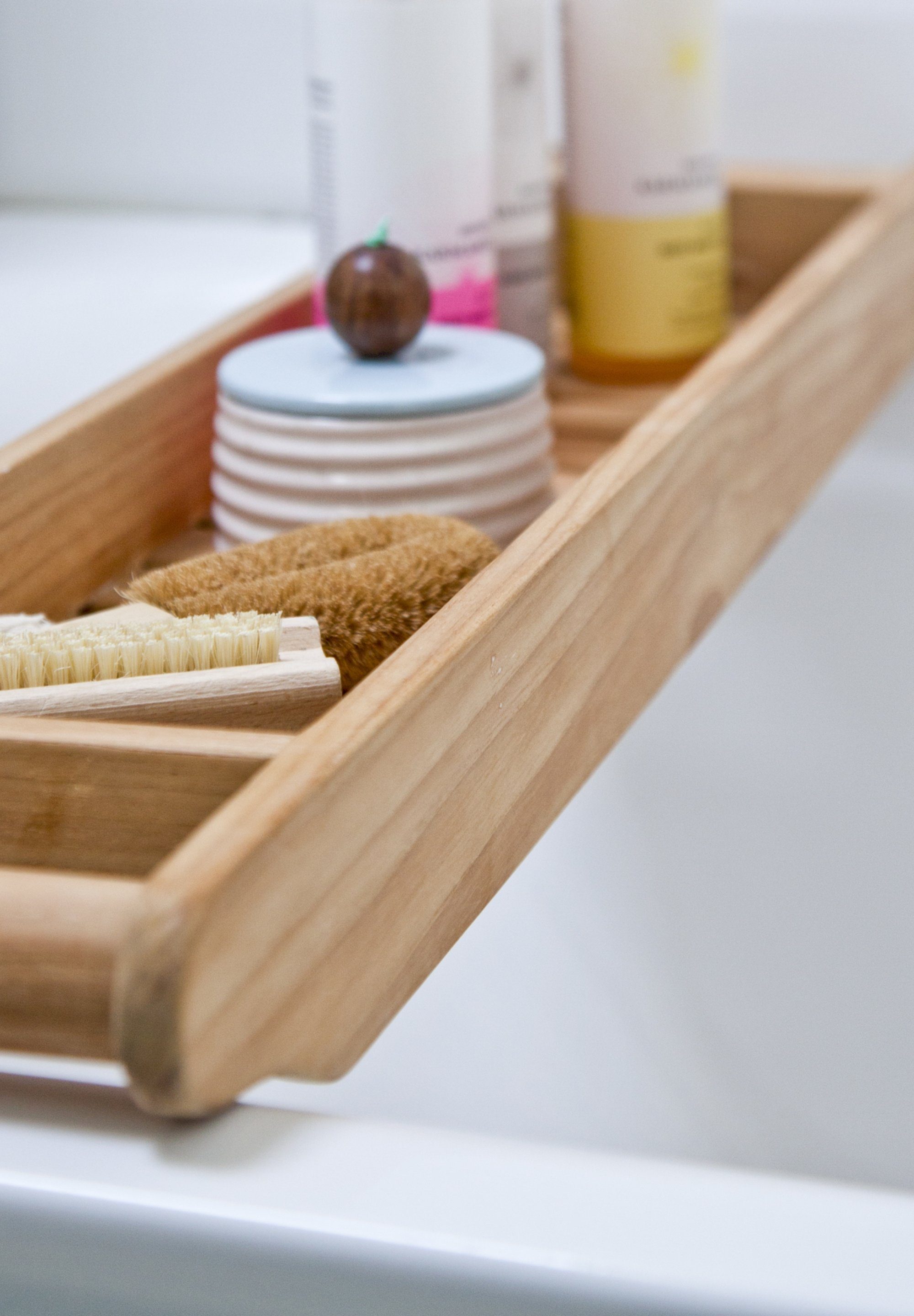 Cinas Badorganizer Bath, Dezente Retro-Anmutung, robuste Ausführung, wohnlicher Ausdruck