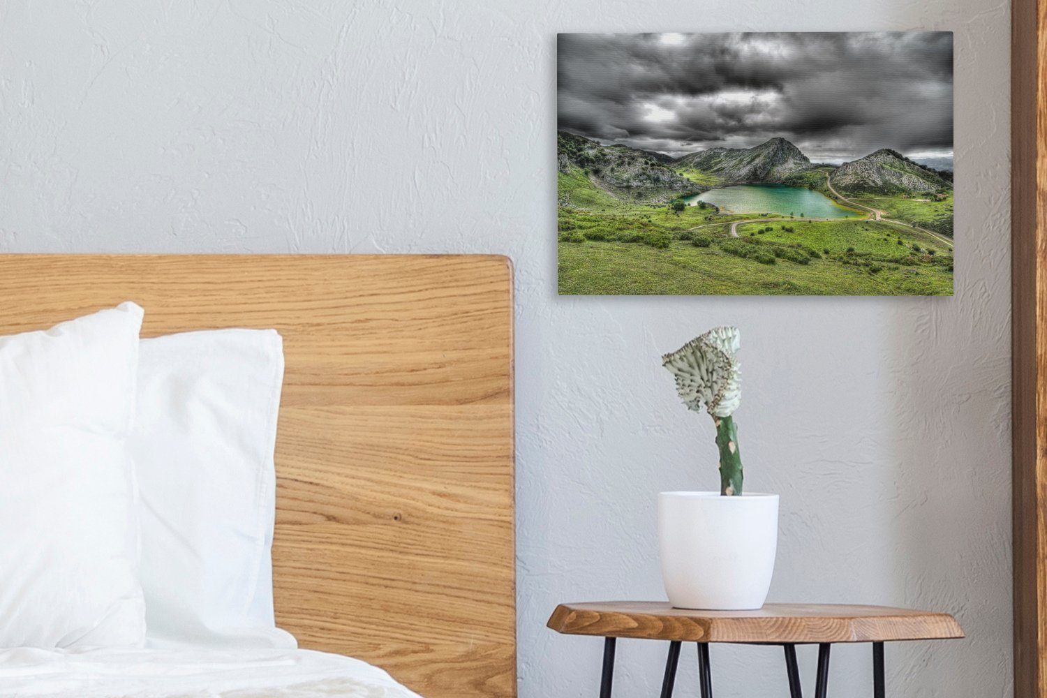 Leinwandbild in Picos OneMillionCanvasses® des (1 Wandbild Europa Leinwandbilder, de Wanddeko, Nähe St), in Spanien, Nationalparks 30x20 der Aufhängefertig, cm Enol-See