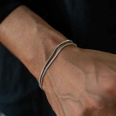 Made by Nami Edelstahlarmband Silber oder Gold Armband Edelstahl Minimalistisches Armband Herren, Filigrane Armkette Cuban Link Chain - 2er Set