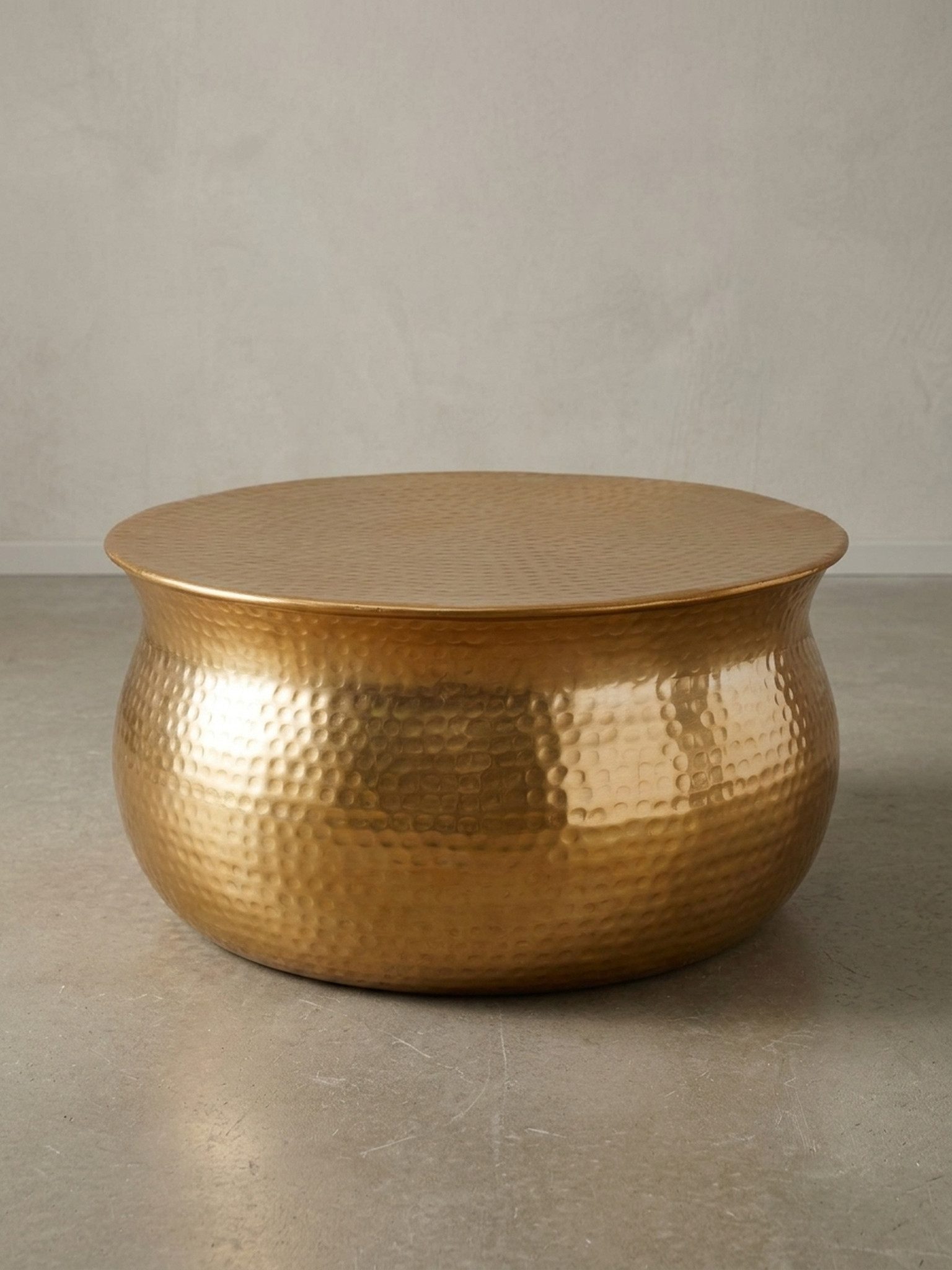 KADIMA DESIGN Couchtisch Kaffeetisch ENNS - Orientalisches Design & Hammerschlagstrukturen