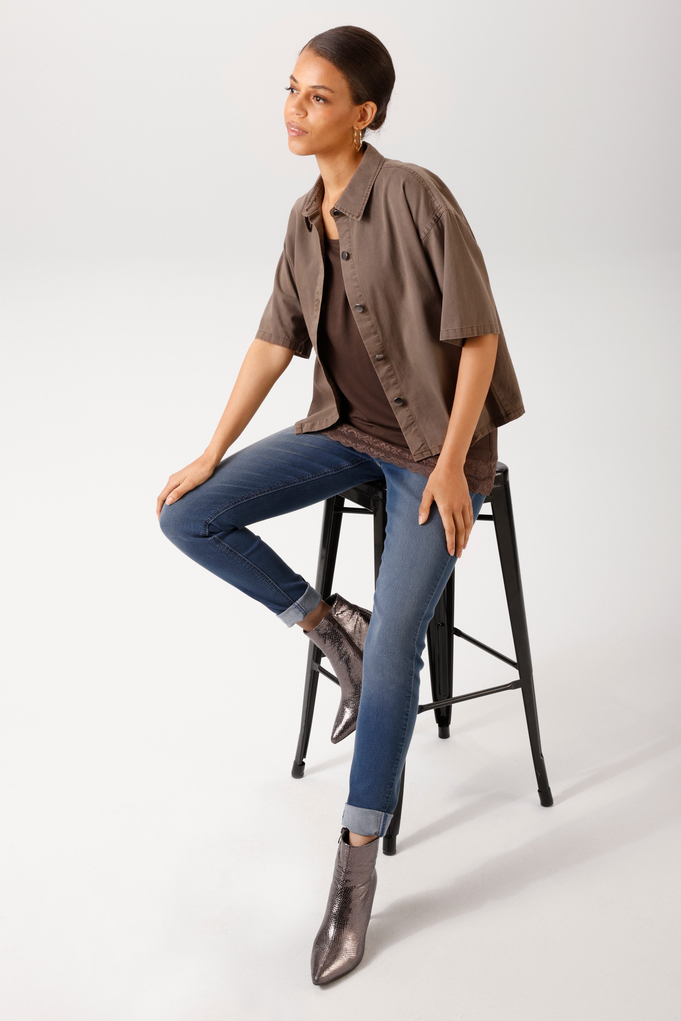 Zum Outfit 12