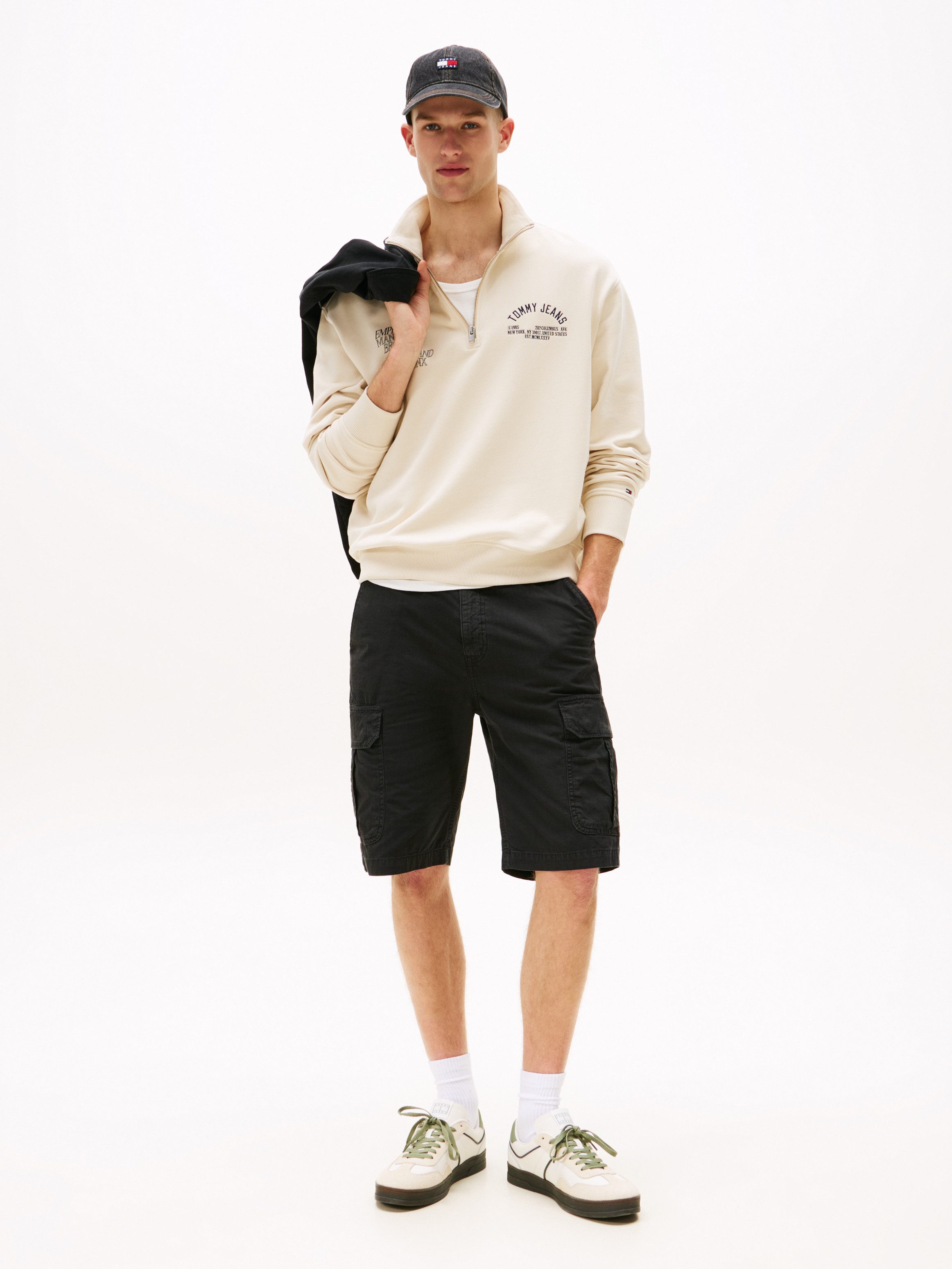 Tommy Jeans Cargoshorts TJM OTIS CARGO REG SHORTS Mit Gürtelschlaufen – Bild 3 von 5