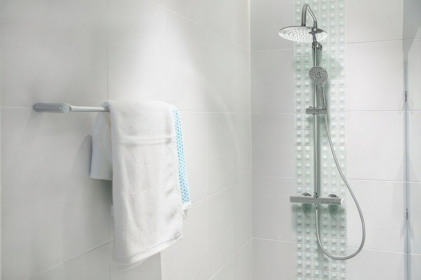 Thumbnail - KOLMAN Duschsystem MUSTA Brausegarnitur Regendusche mit Thermostat Mischbatterie, Höhe 98 cm, 3 Strahlart(en), in Silber