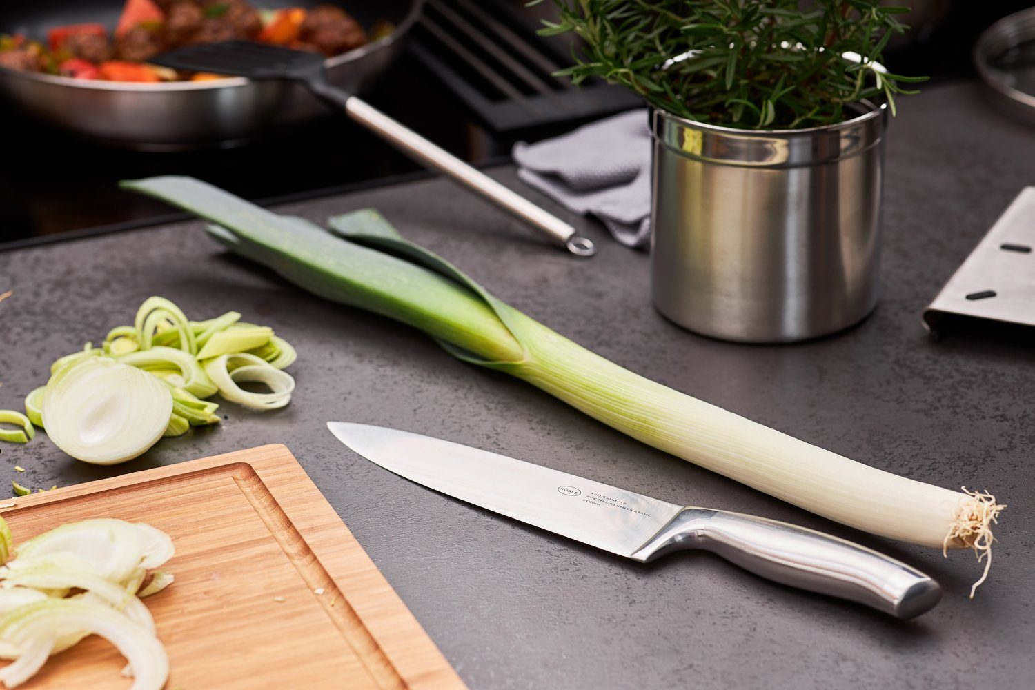 RÖSLE Kochmesser Basic Klingenspezialstahl, Griff Line, Fleisch für und Gemüse, ergonomischer