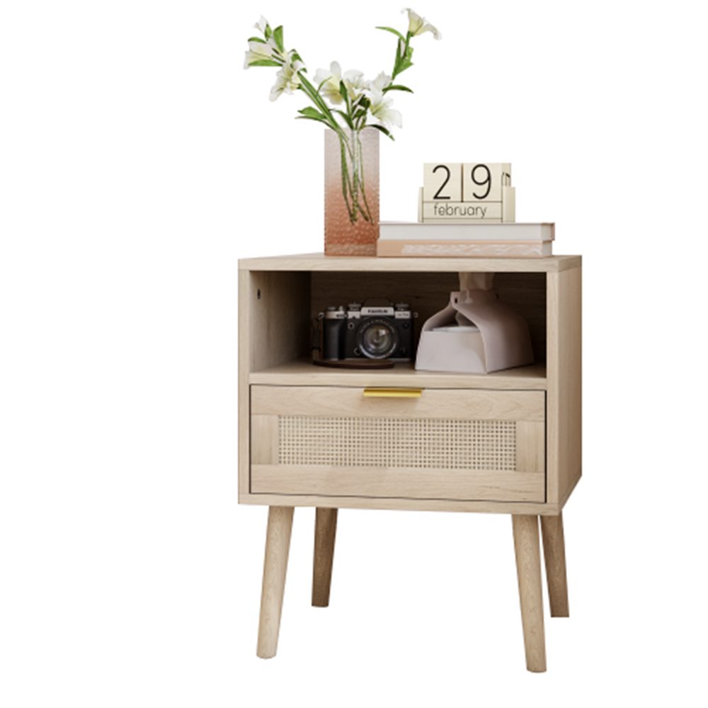 MODFU Nachttisch Kommode,Nightstand,Beistelltisch (Vine Bohème Nachttisch mit Rattan, Goldgriff & Offenem Regal – 45 x 40 x 55 cm, Robuste MDF-Konstruktion, Vielseitig Einsetzbar., 45 x 40 x 55 cm), mit Goldgriff