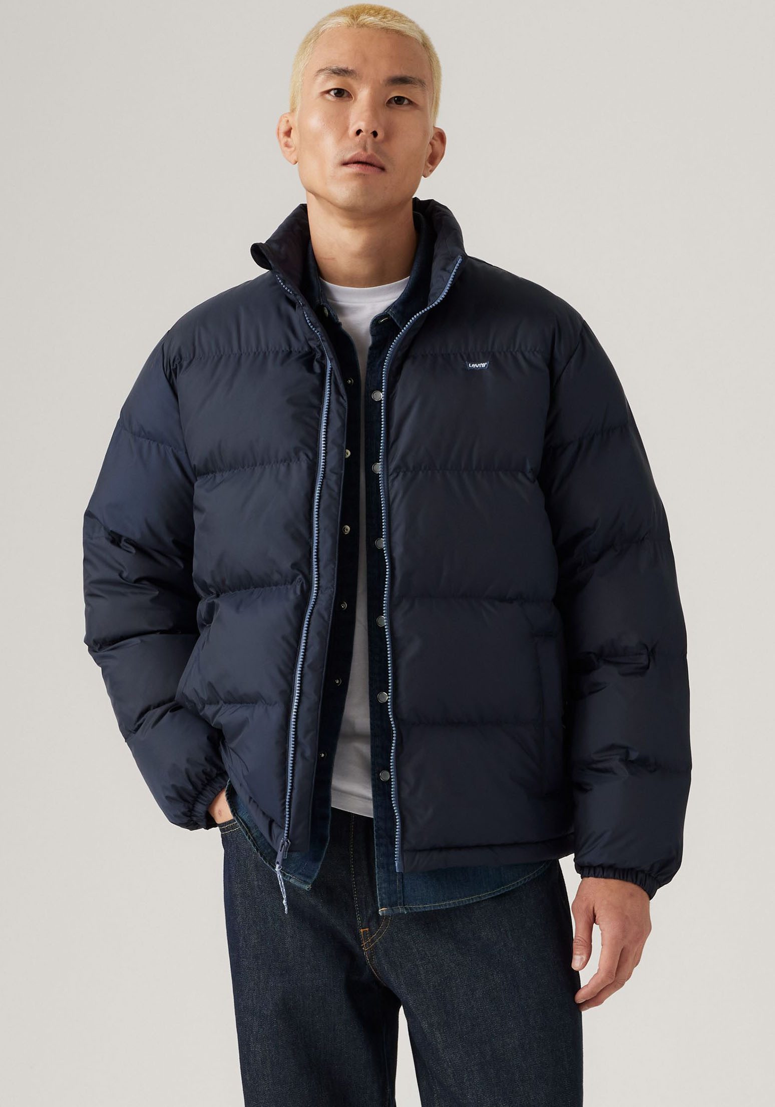 Levi's® Steppjacke PIEDMONT SHORT PUFFER mit Reißverschluss und Stehkragen