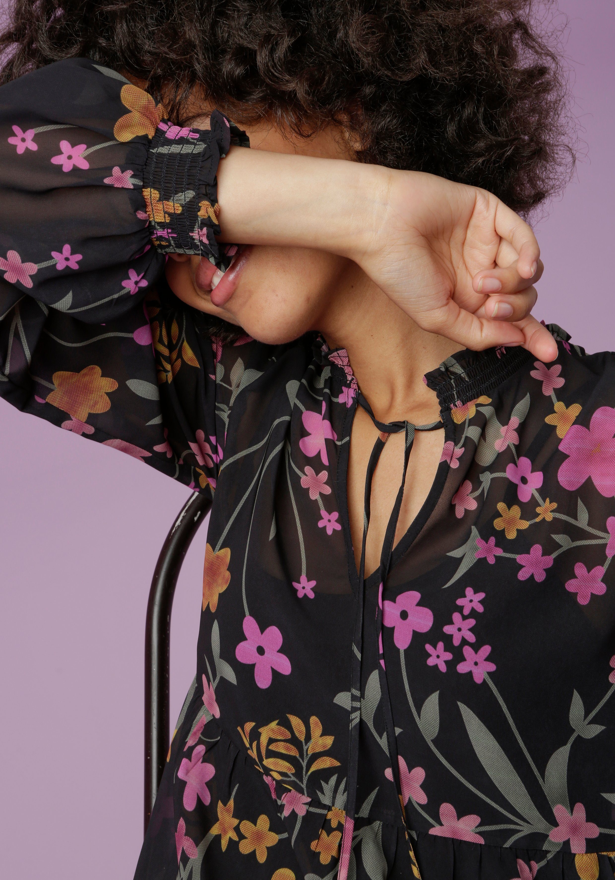 Blusenkleid Blumenstruck Aniston CASUAL farbenfrohem mit