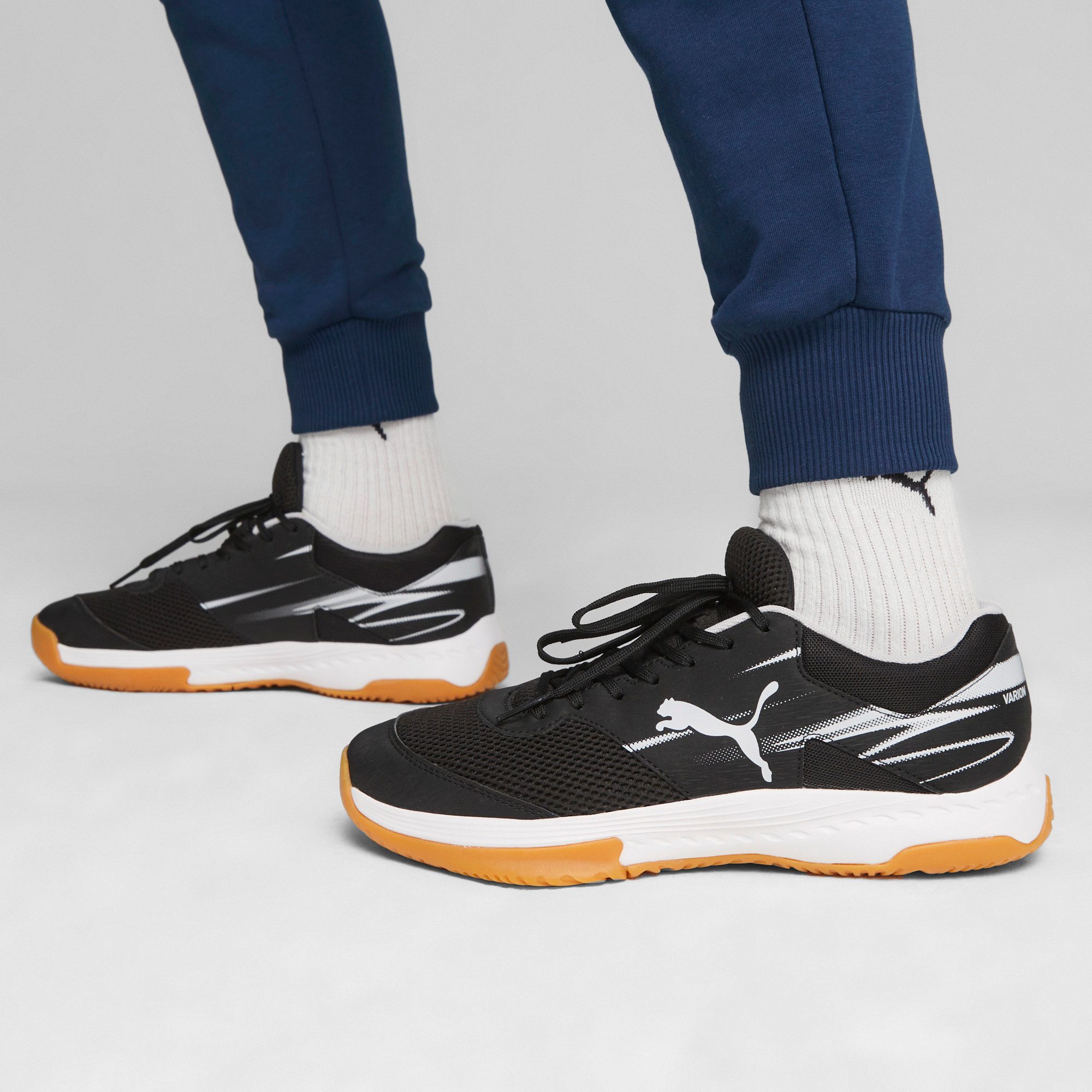 PUMA VARION II Hallenschuh mit Gummilaufsohle und leichtem Profil, mit Schnürverschluss