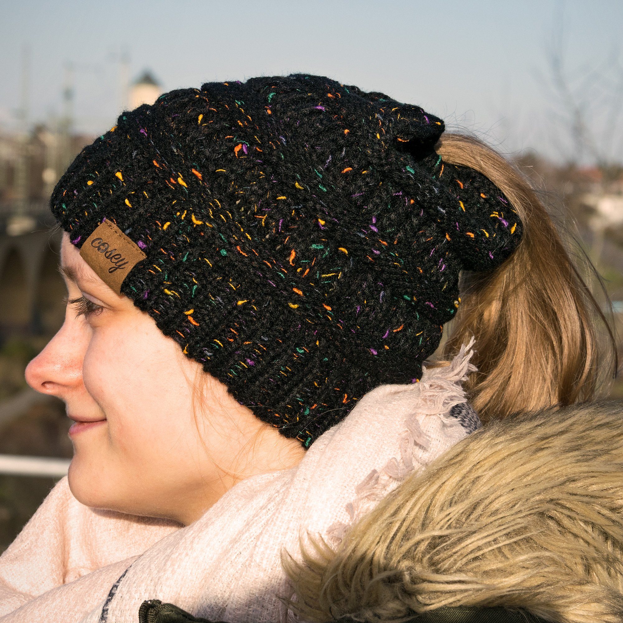 cosey Strickmütze Pferdeschwanz-Mütze mit Zopfloch für Damen und Mädchen (gesprenkelt oder einfarbig)
