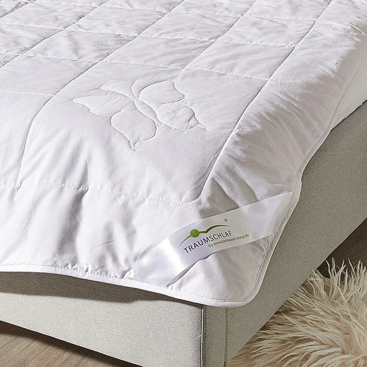 TRAUMSCHLAF Naturfaserbettdecke Kokon, Füllung: 100% Seide, Bezug: Baumwolle, ideale Sommerdecke für die warmen Monate