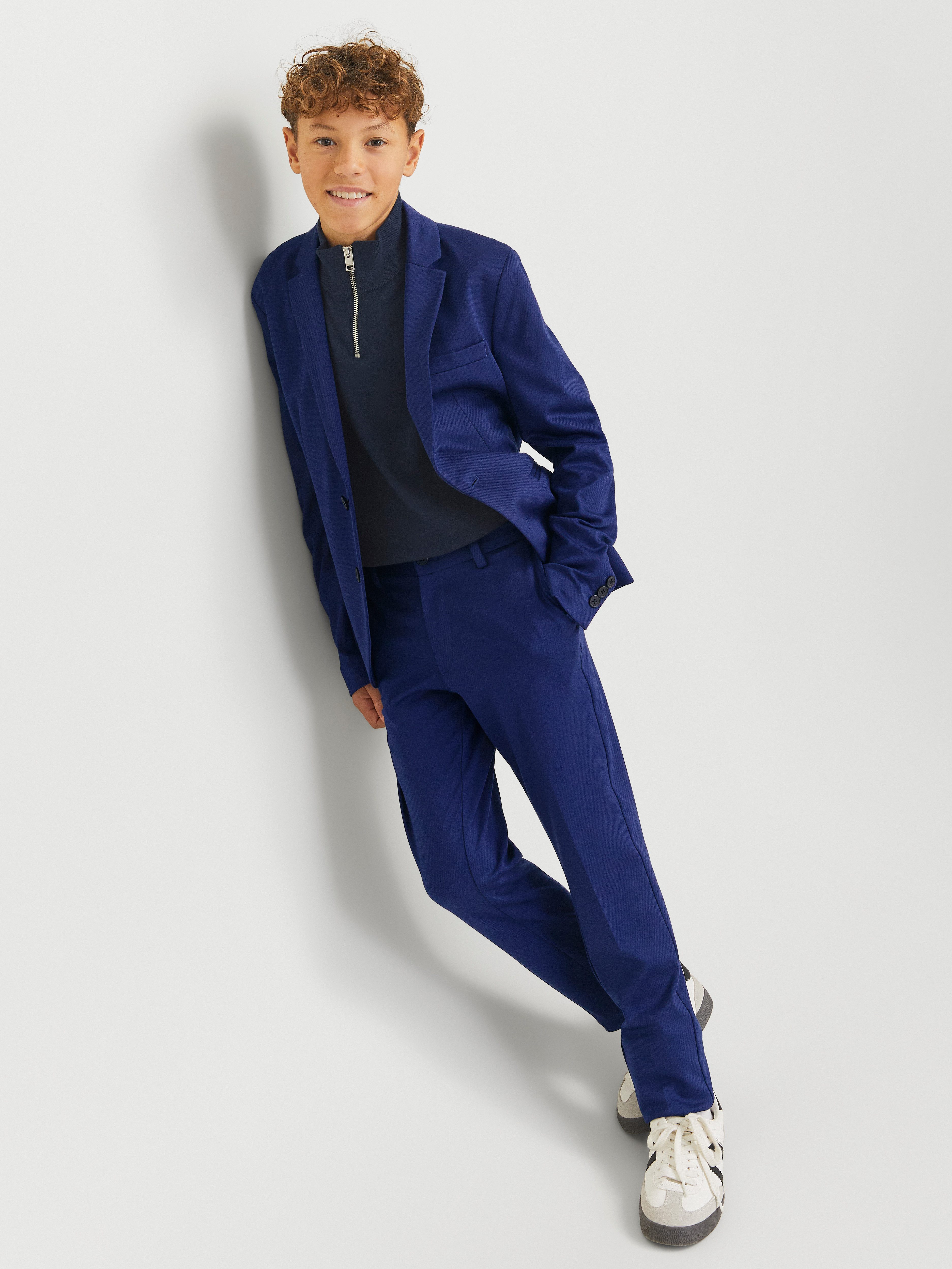 Jack & Jones Junior Anzug JJEJAXON sorgt für stylischen Look mit optimaler Passform (Set, 2-tlg) unifarben, modisch, slim fit, Jersey, Reverskragen