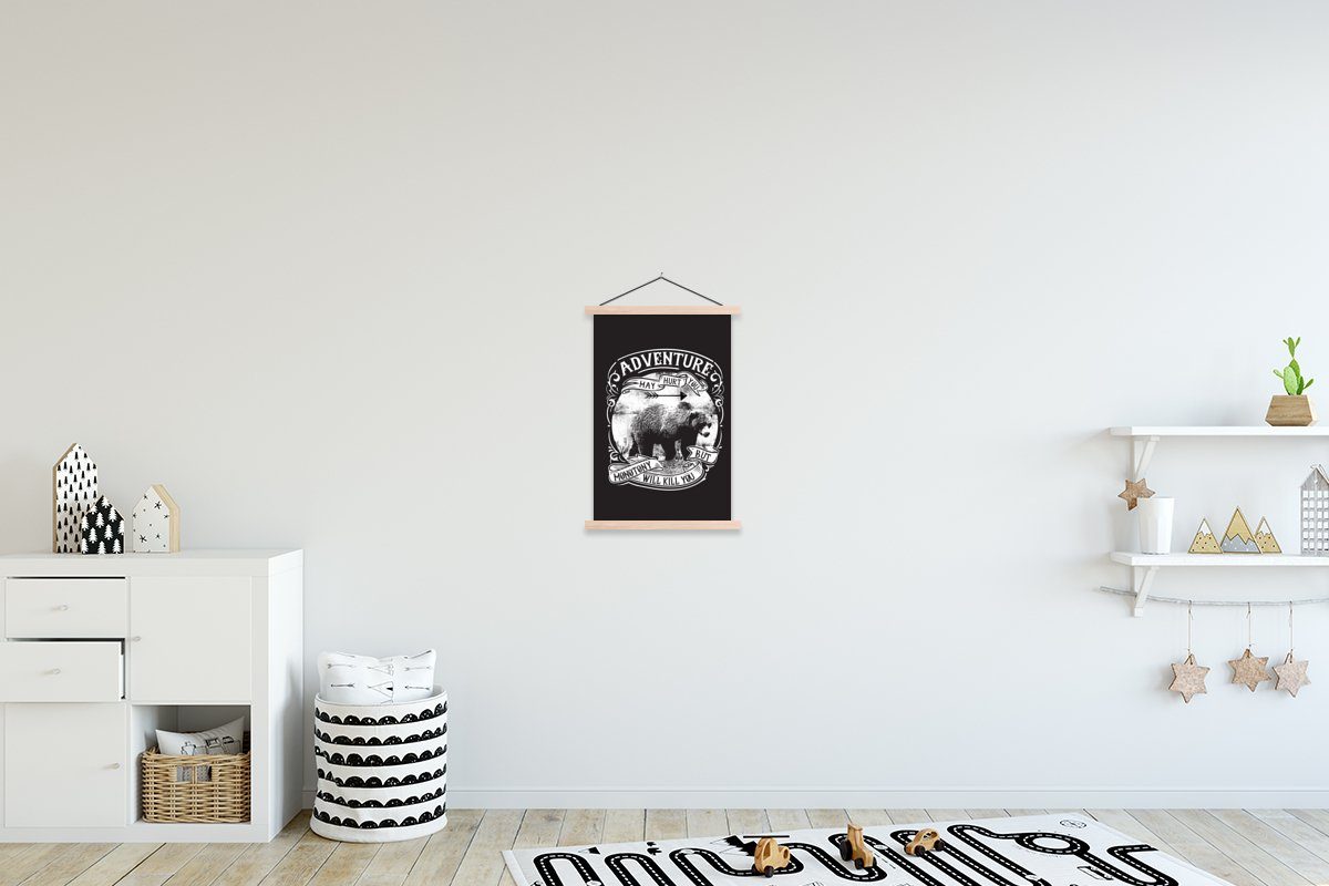 MuchoWow Poster (1 - Zitat, Textilposter Tiere St), - Magnetisch Bilderleiste, Posterleiste, Bär Retro - Wohnzimmer, für