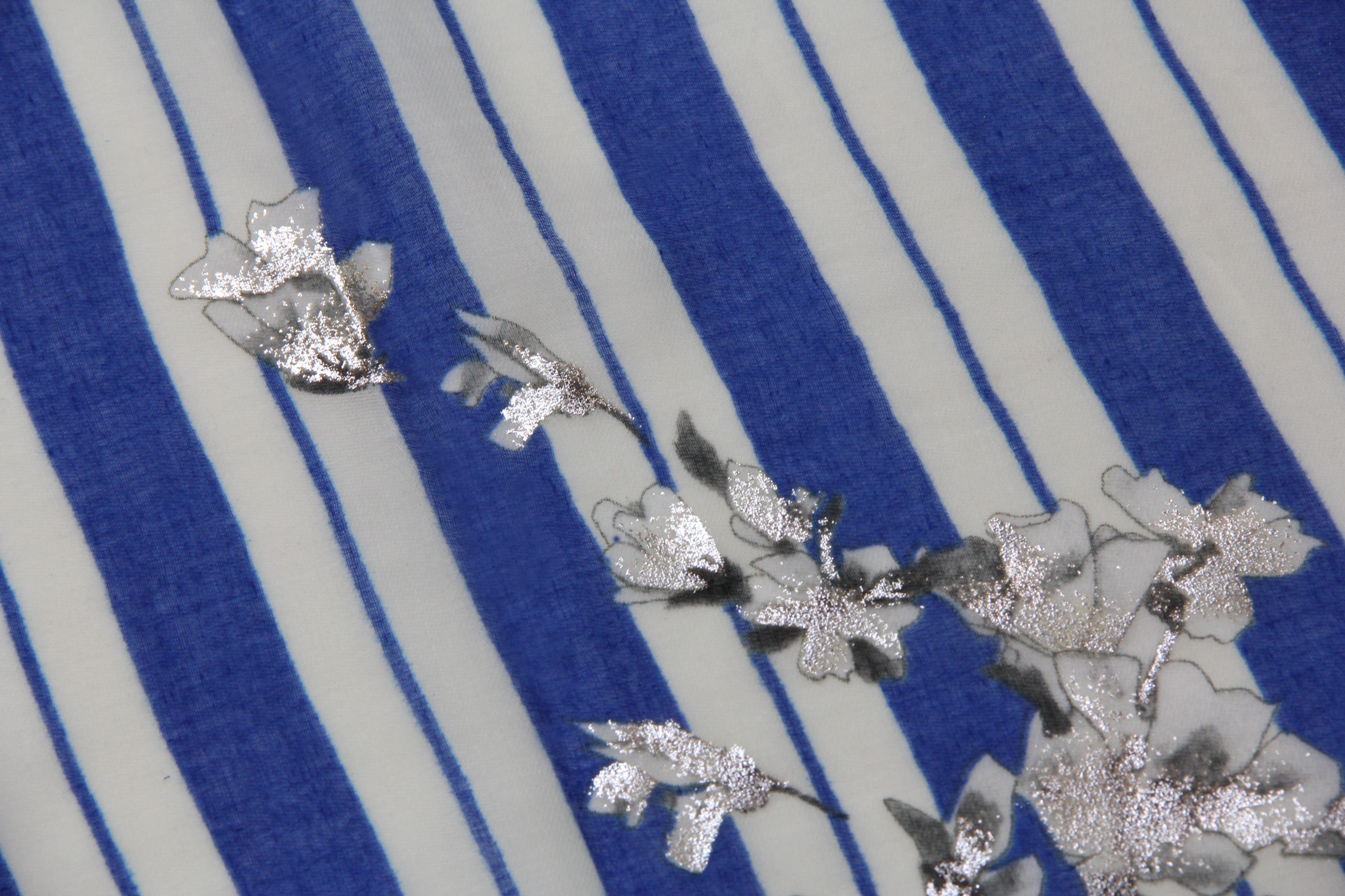 Vanessa & Melissa Schal Leichter sommerlicher Damen, Schal in frischen Farben, gestreift mit zarten Blüten