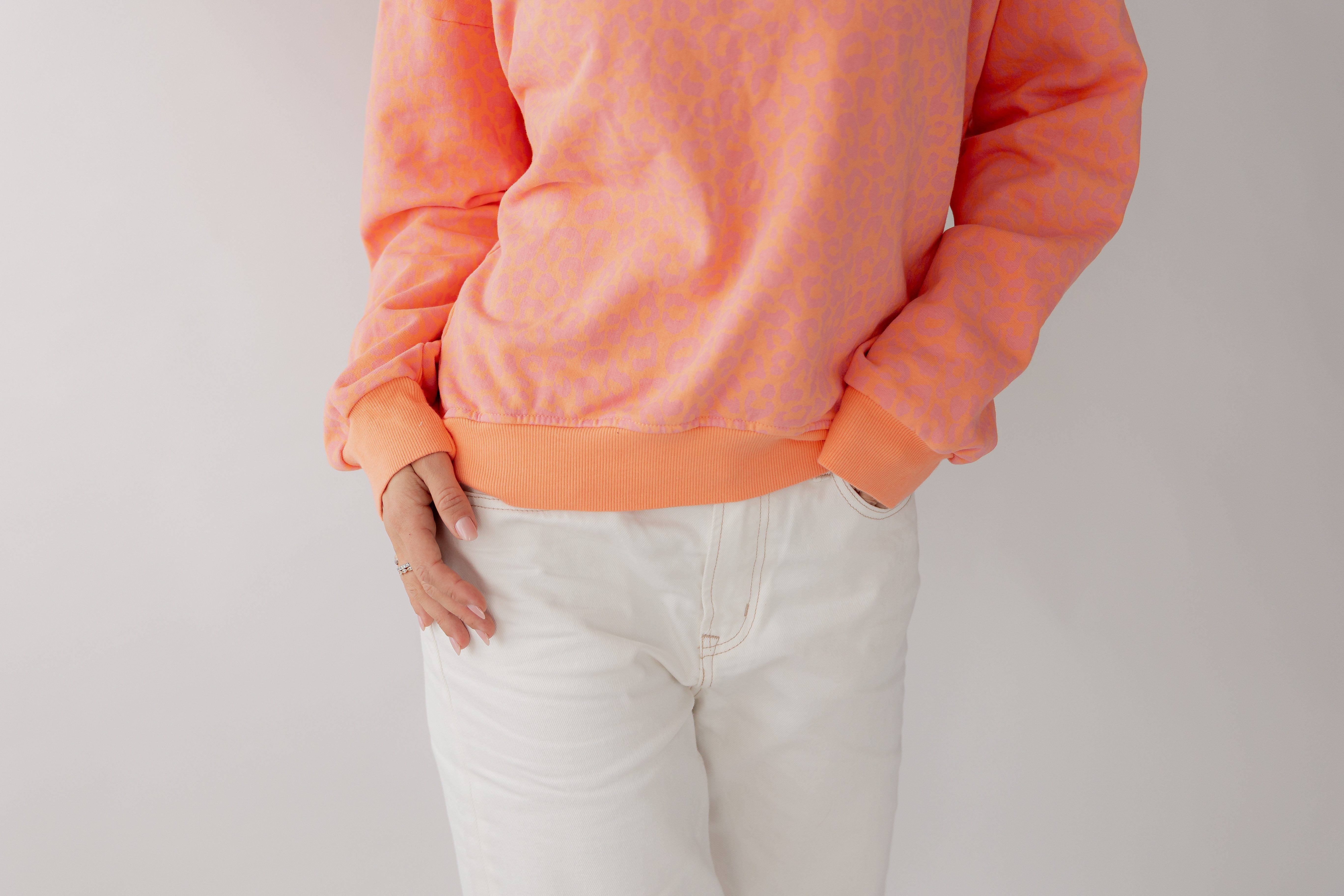 von Herzen Sweatshirt Leo Sweatshirt "Urban Jungle" - mit Animalprint - Rundhals