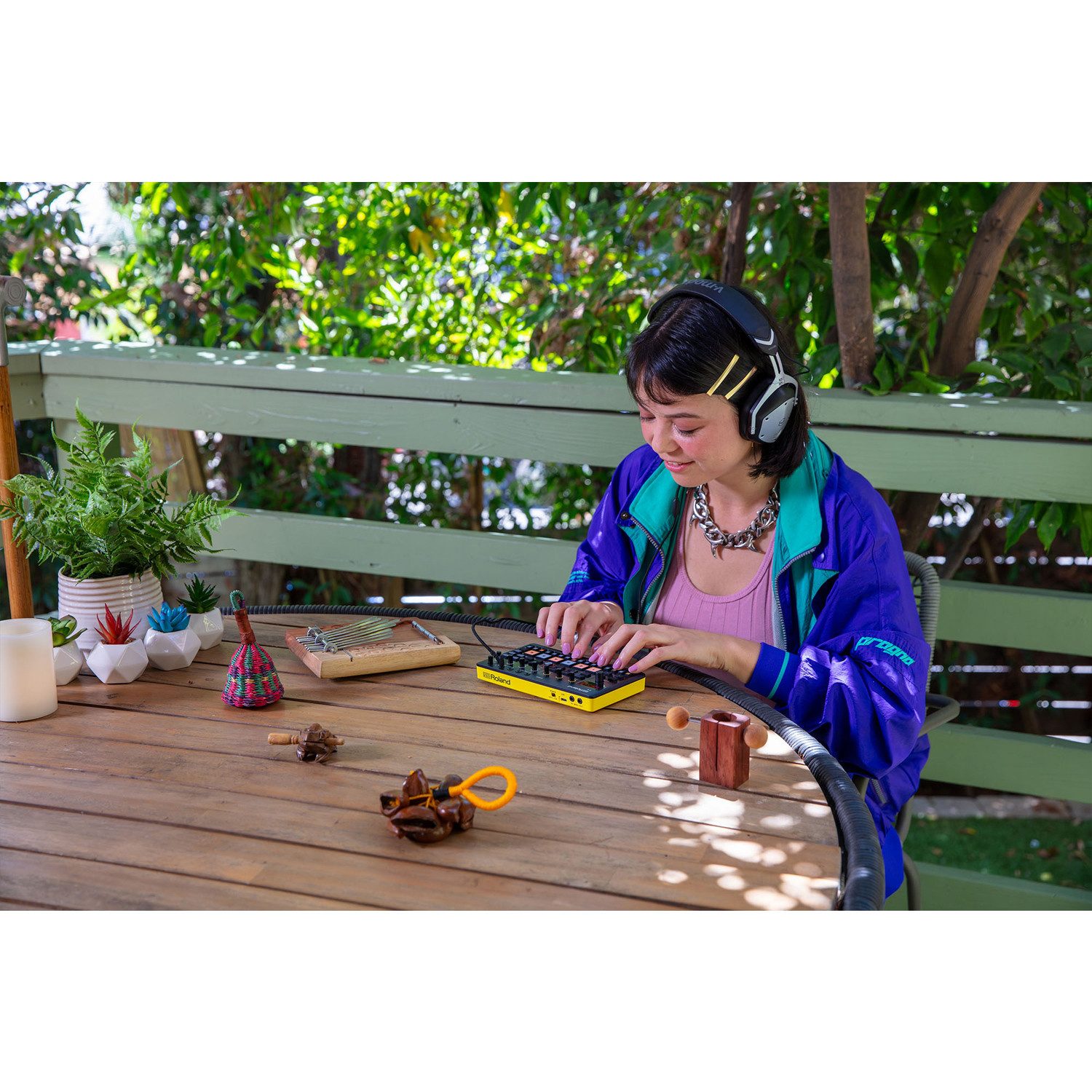 Roland Audio Roland Aira P-6 Creative Sampler mit Kopfhörer Digitales Aufnahmegerät