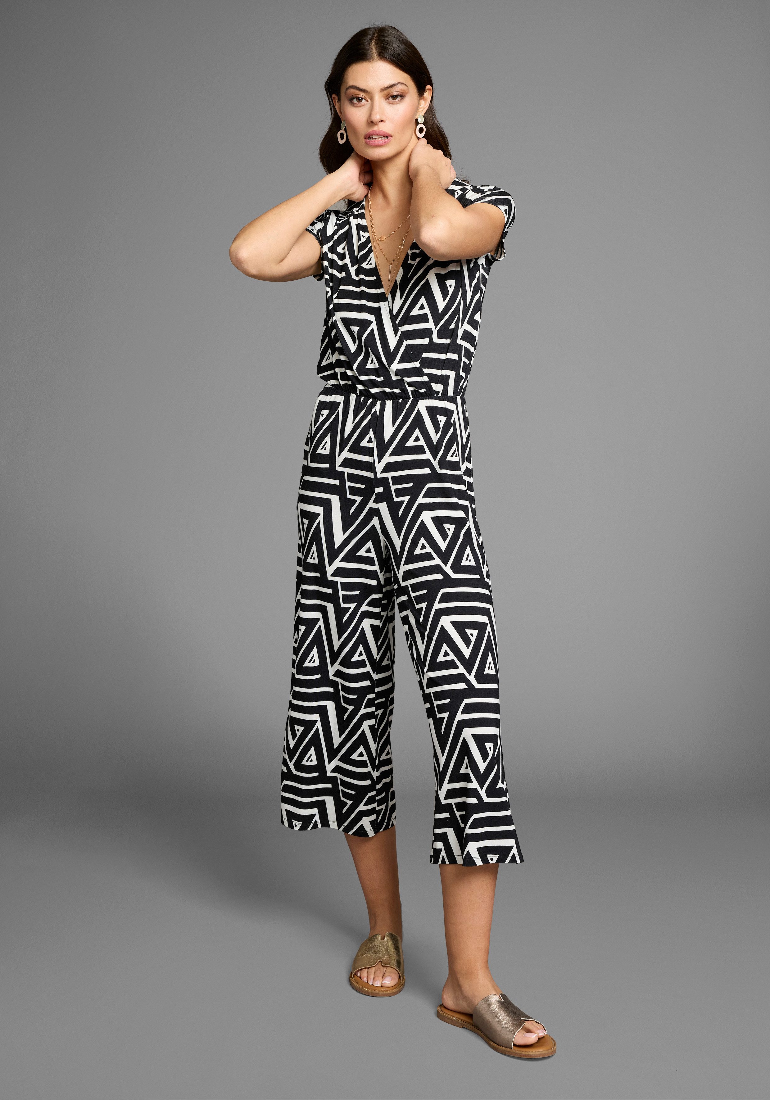 Laura Scott Jumpsuit mit V-Ausschnitt günstig online kaufen