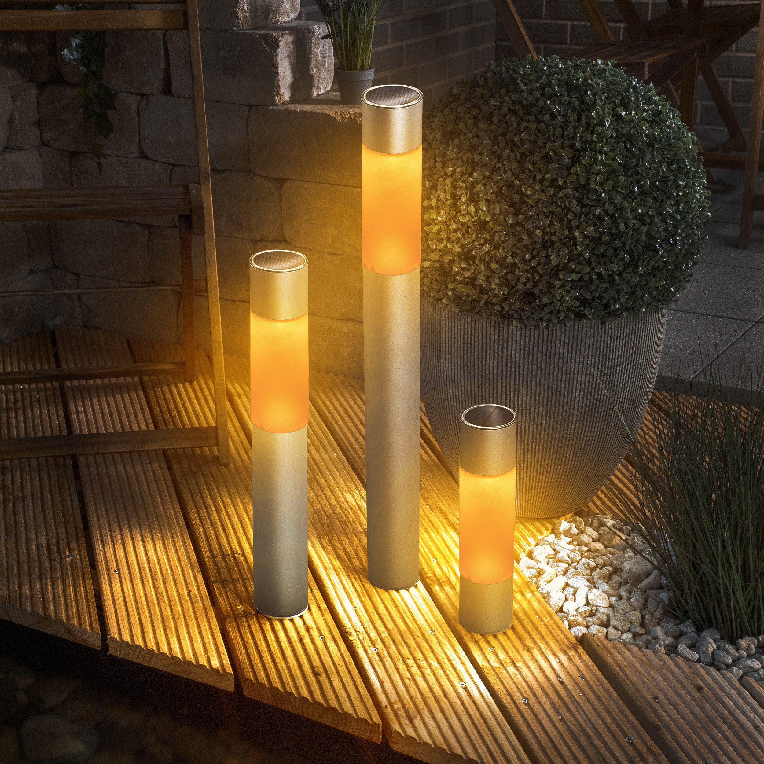 esotec LED Gartenleuchte esotec Solar Standleuchtenset Pole Light bernstein 3er-SET Akku 103306, automatisches Einschalten bei Dämmerung, LED fest integriert, amber-bernstein, bernstein LED, winterfest, Aluminium-Gehäuse