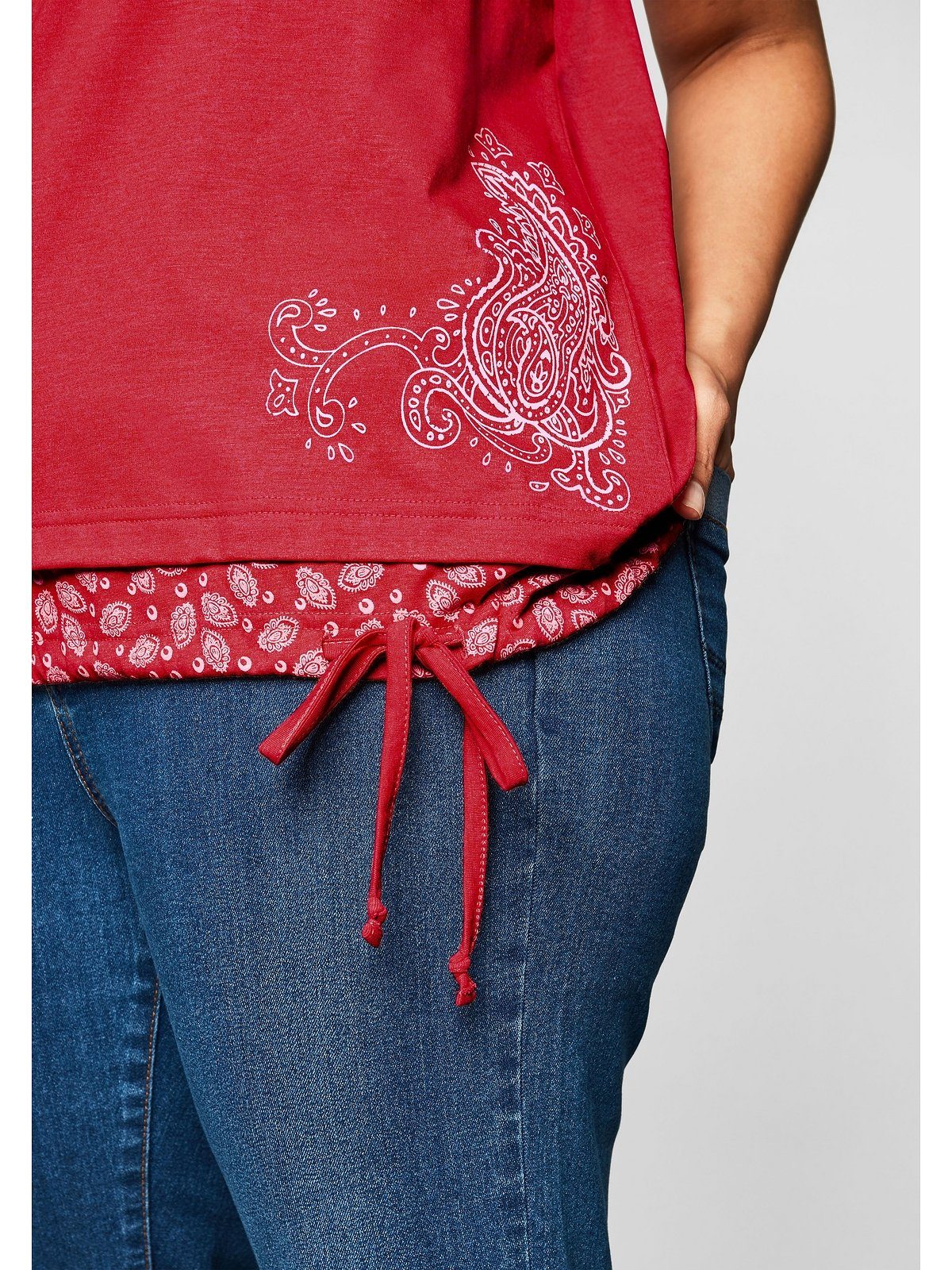 Sheego T-Shirt Große Größen in 2-in-1-Optik mit Print und Tunnelzug