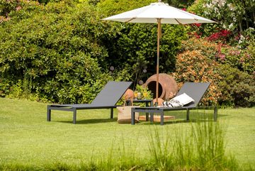 Kai Wiechmann Gartenliege Moderne Aluminium Sonnenliege anthrazit als wetterfeste Terrassenliege, ultraleichte & verstellbare Relaxliege mit Rollen