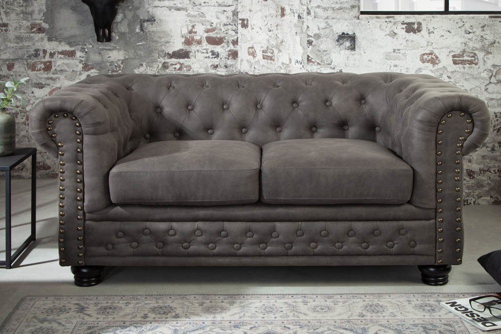 riess-ambiente Sofa CHESTERFIELD 2-Sitzer mit · Federkern vintage 1 taupe, grau Couch · Chesterfield-Design Teile, · im 150cm