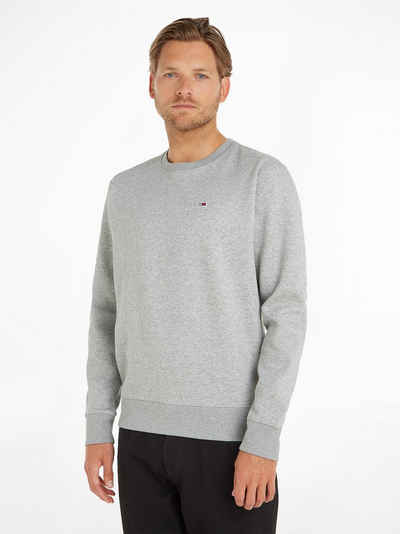 Tommy Jeans Sweatshirt TJM REGULAR FLEECE C NECK mit Markenlogo auf der Brust
