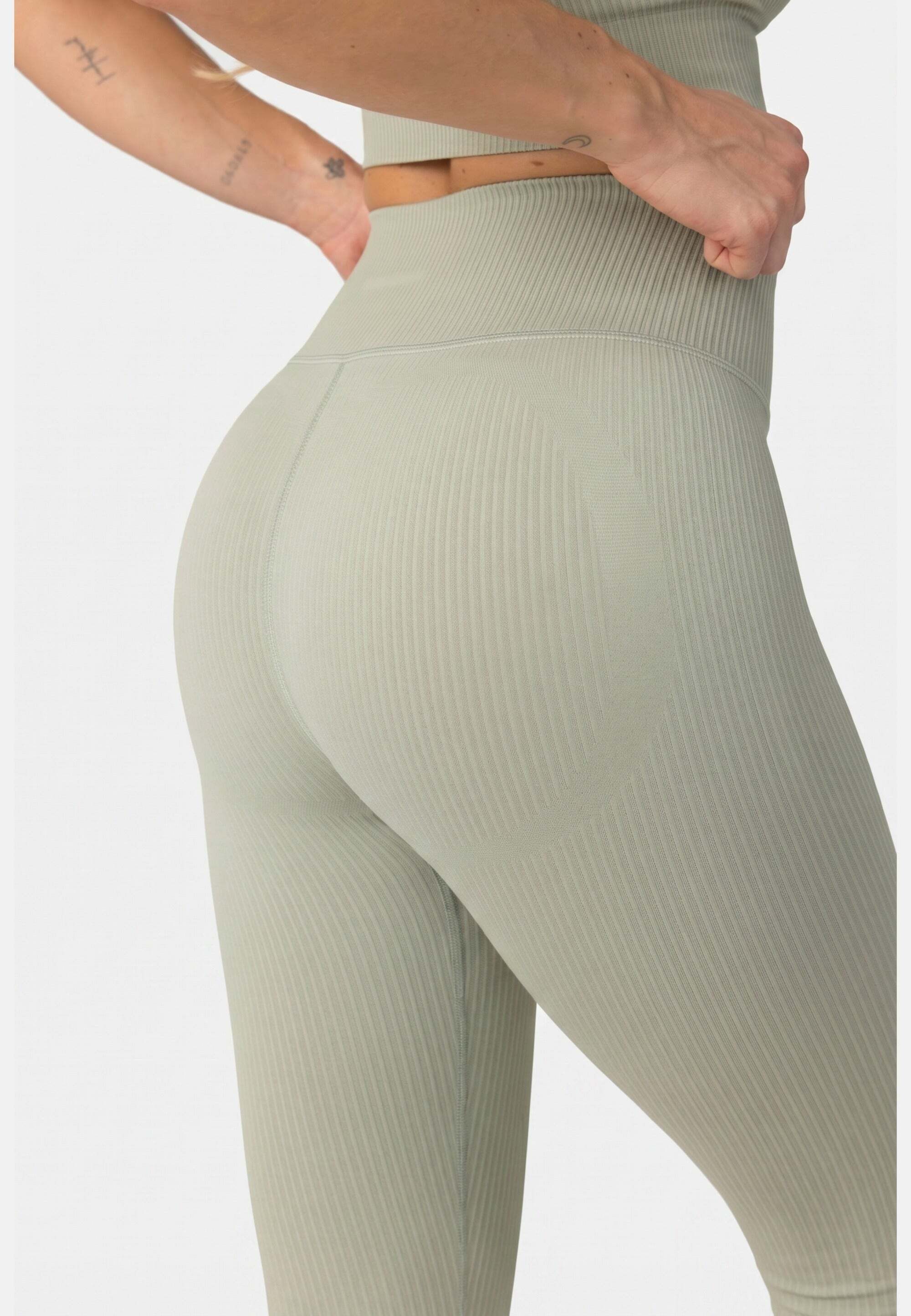 OCEANSAPART Leggings Maya (1-tlg) Nahtlose Hose mit Rippenstruktur für perfekten Halt im Basic-Look