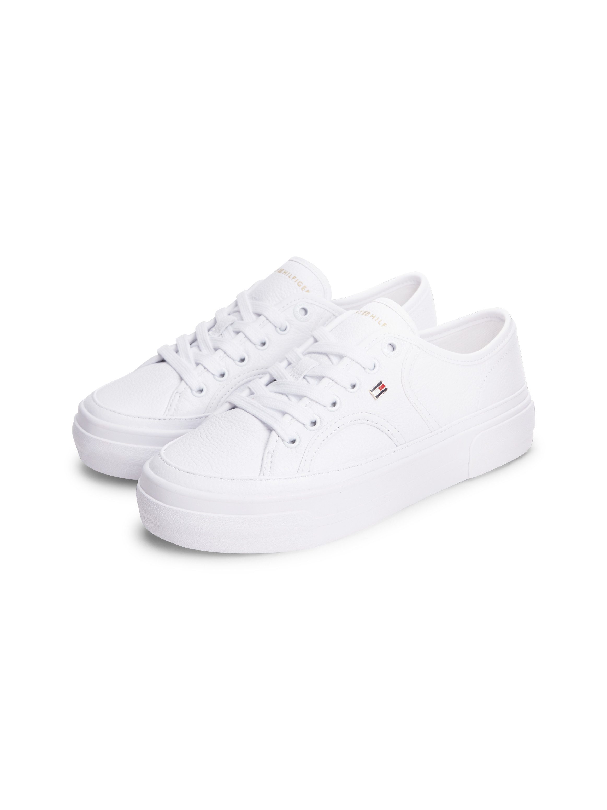 Tommy Hilfiger PLATFORM VULC SNEAKER PIPING LTR Plateausneaker Freizeitschuh, Halbschuh, Schnürschuh mit seitlichem Flaggen-Element