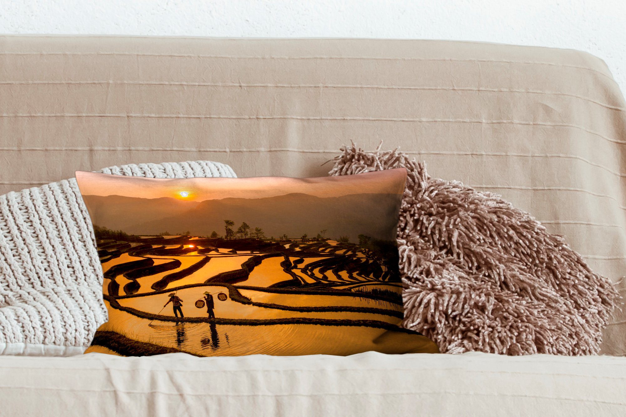 MuchoWow Dekokissen Schönes einem Bild Reisfeld Füllung, bei Sonnenuntergang, von Wohzimmer Zierkissen, Dekoration, Schlafzimmer Dekokissen mit