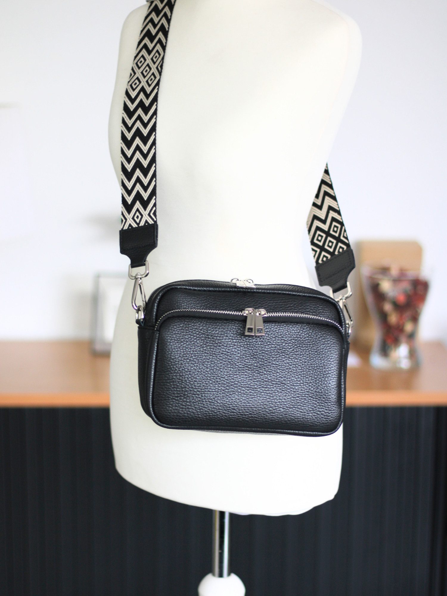 Adel Bags Schultertasche BELLA Umhängetasche für Damen, Schultertasche mit 2 Wechselriemen, echtes Leder, hergestellt in Italien