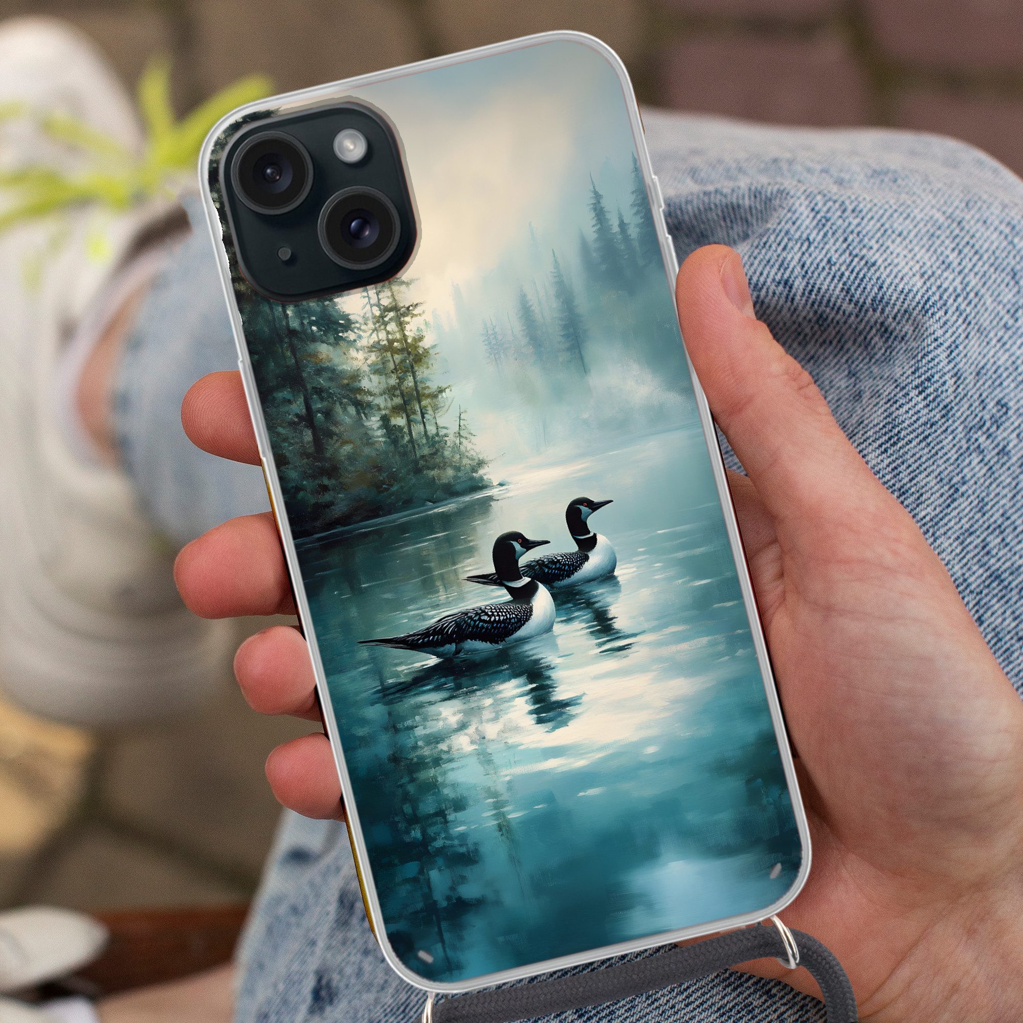 MuchoWow Handyhülle für Apple iPhone 15 Plus Wald - Wasser - Enten - Neblig, Tragbare Handyhüllen mit Kette zum umhängen, Handykette Handyband