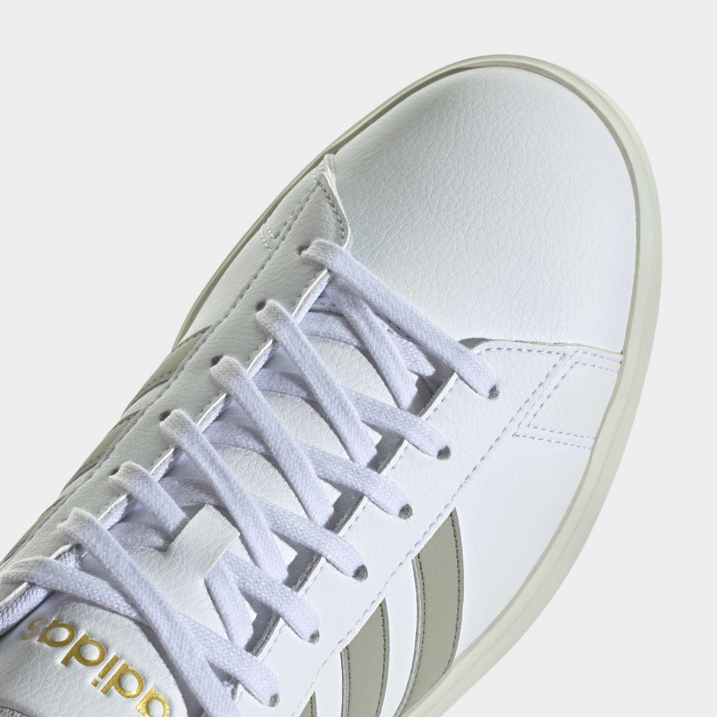 COMFORT Sneaker Wonder Beige adidas White Design adidas Cloud Spuren GRAND Silver Superstar / COURT auf den Sportswear / des Pebble CLOUDFOAM