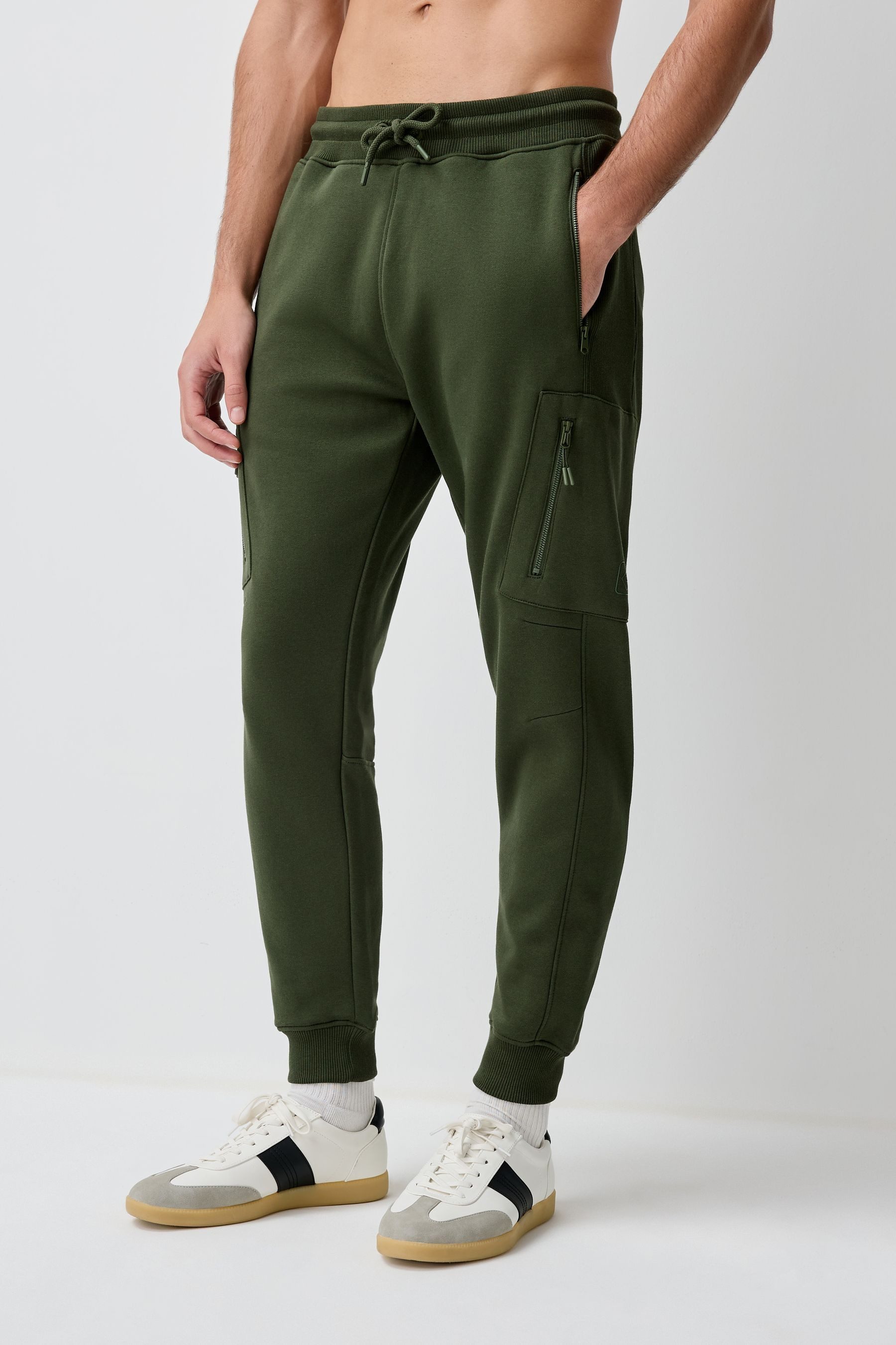 Next Jogginghose Utility-Cargohose aus schwerem Brushback-Stoff (1-tlg)