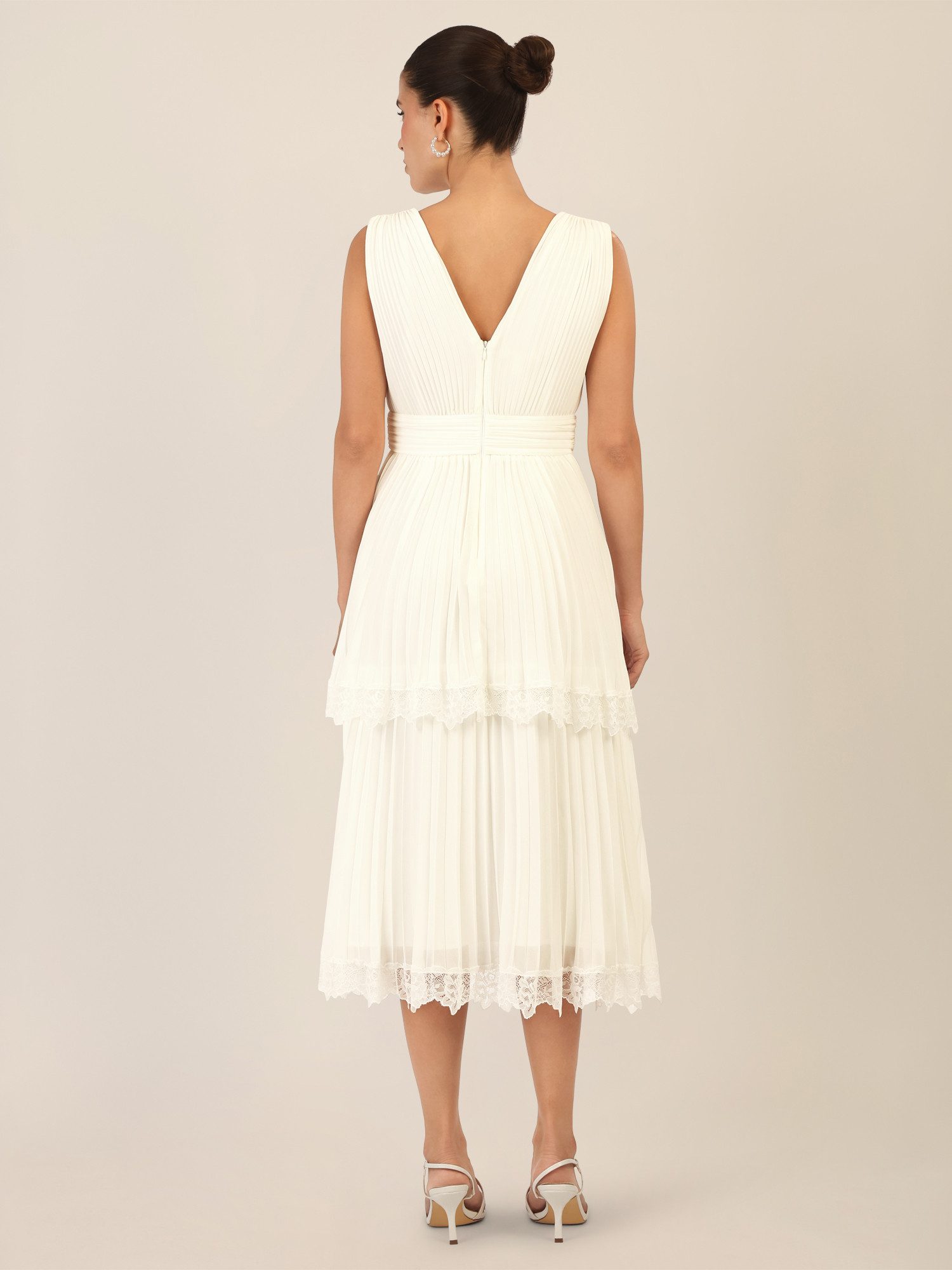 Apart Cocktailkleid mit Stufenrock und Spitze