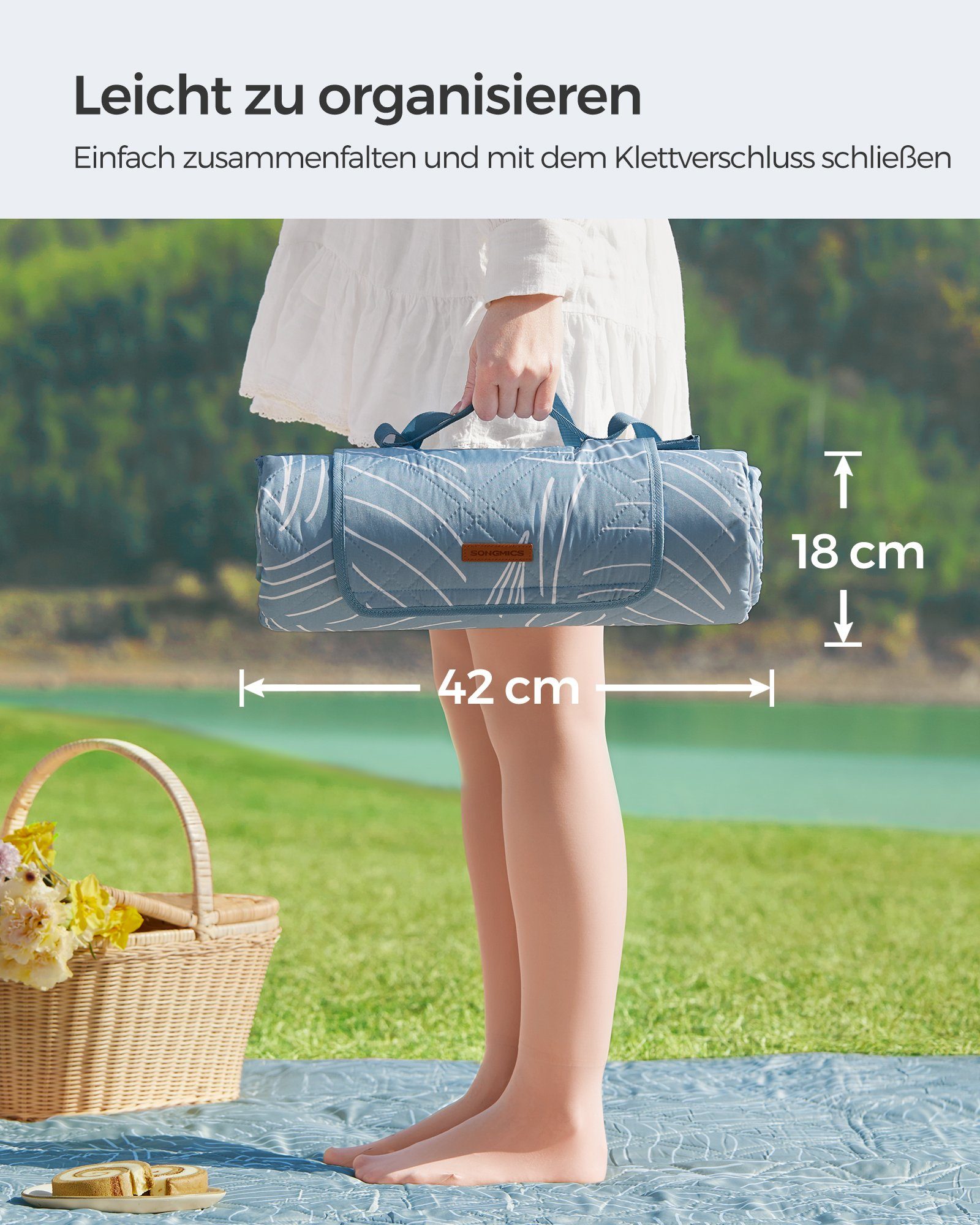 Picknickdecke 200 x 200 cm, mit 4 Erdankern, Campingdecke, für Park, Garten, Strand, SONGMICS, wasserdicht, maschinenwaschbar, faltbar, hellblau mit tropischem Farn