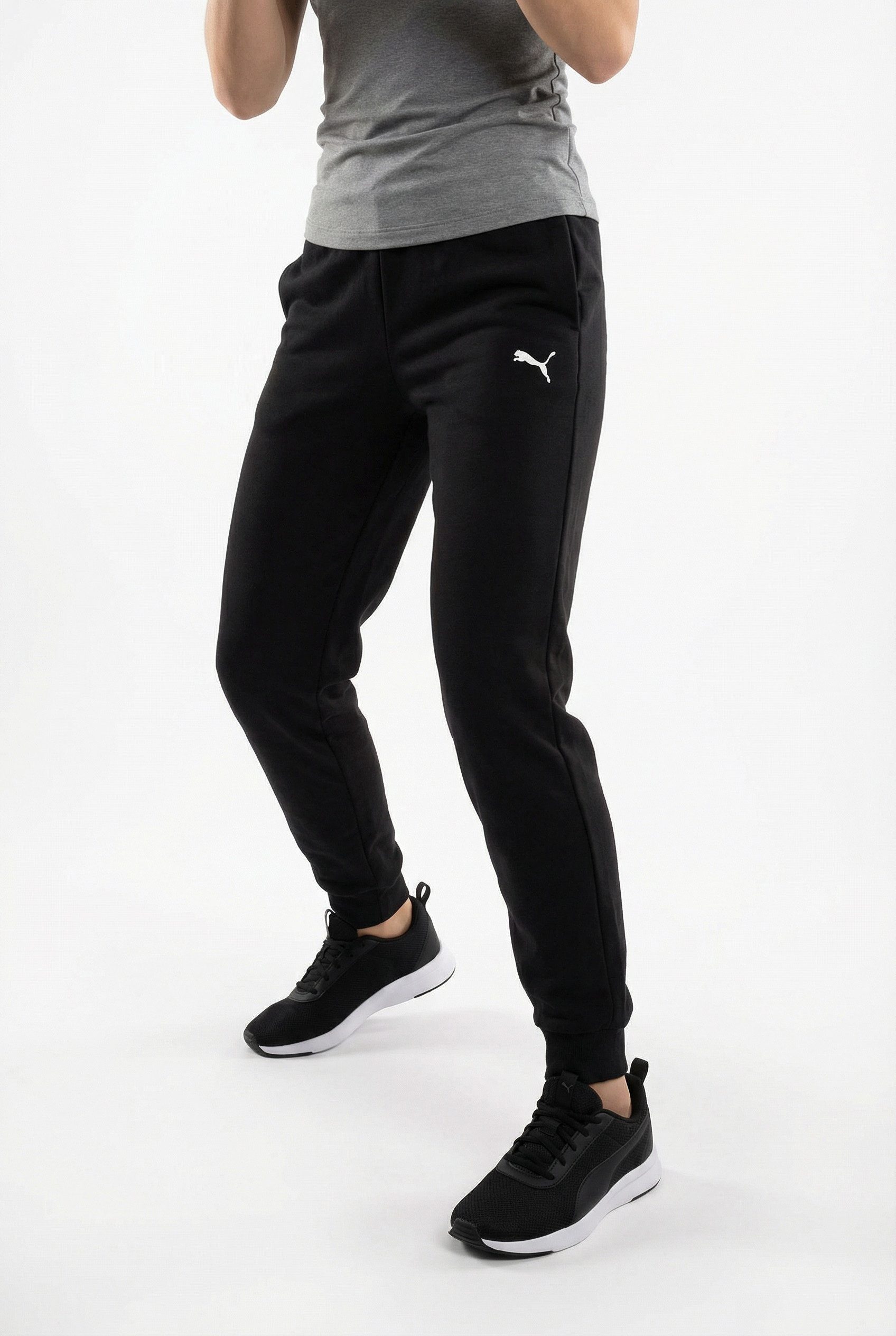 PUMA Trainingshose ESS SWEATPANTS CL FL G aus Fleece-Material, mit geripptem Bund und Kordelzug