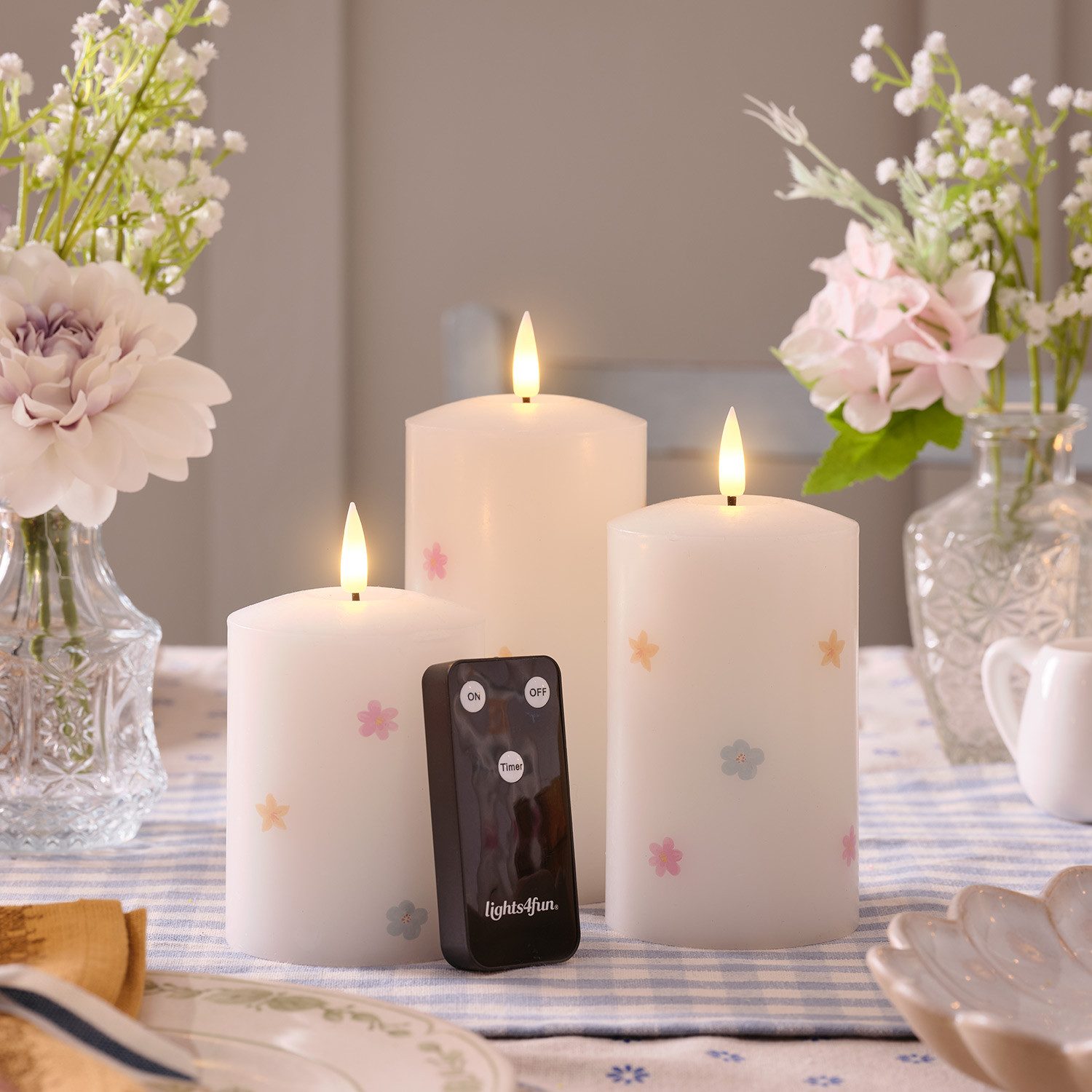 Lights4fun LED-Kerze 3er Set TruGlow® LED-Kerzen mit Blumen & Fernbedienung