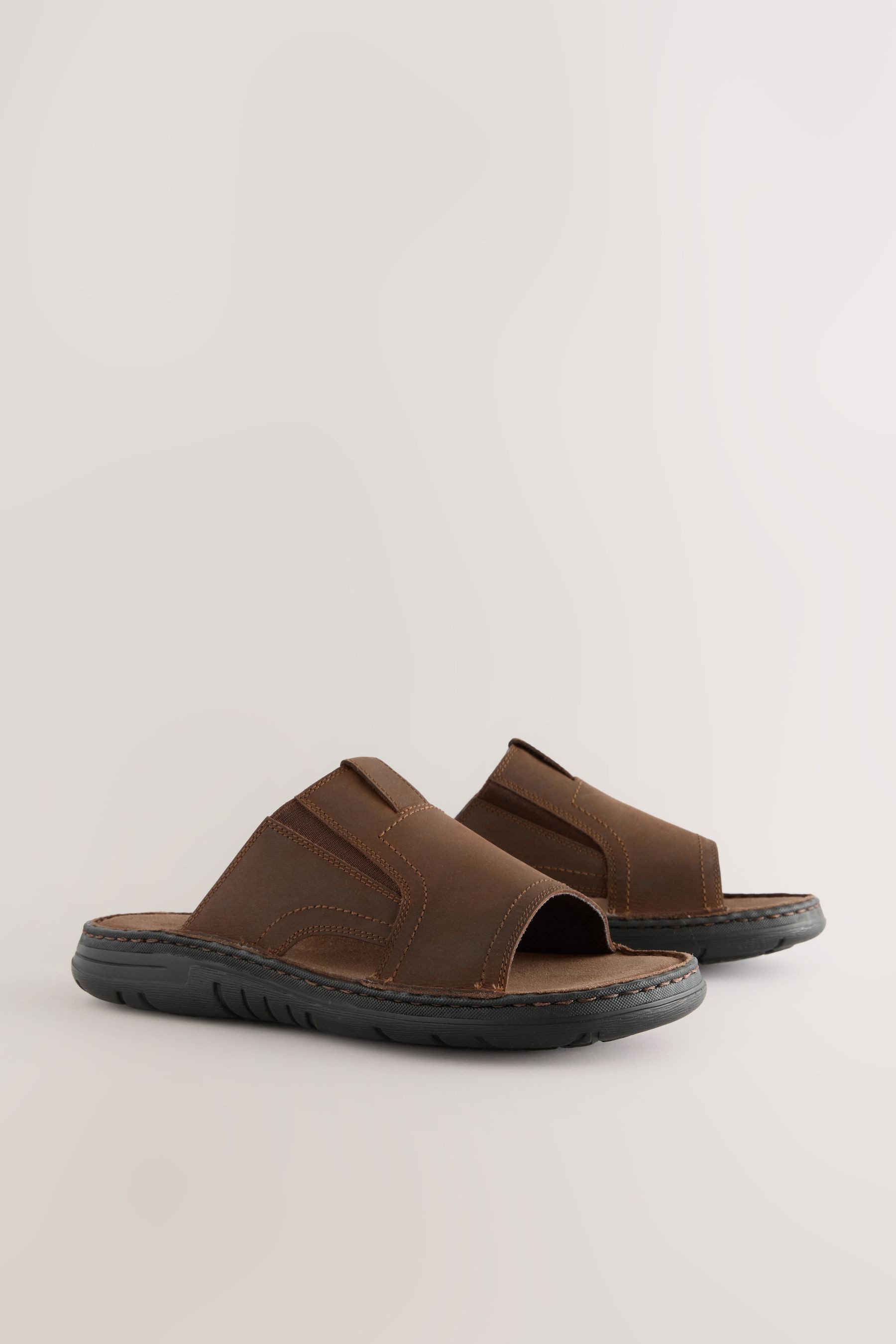 Next Komfortsandalen aus Leder Sandale (1-tlg)