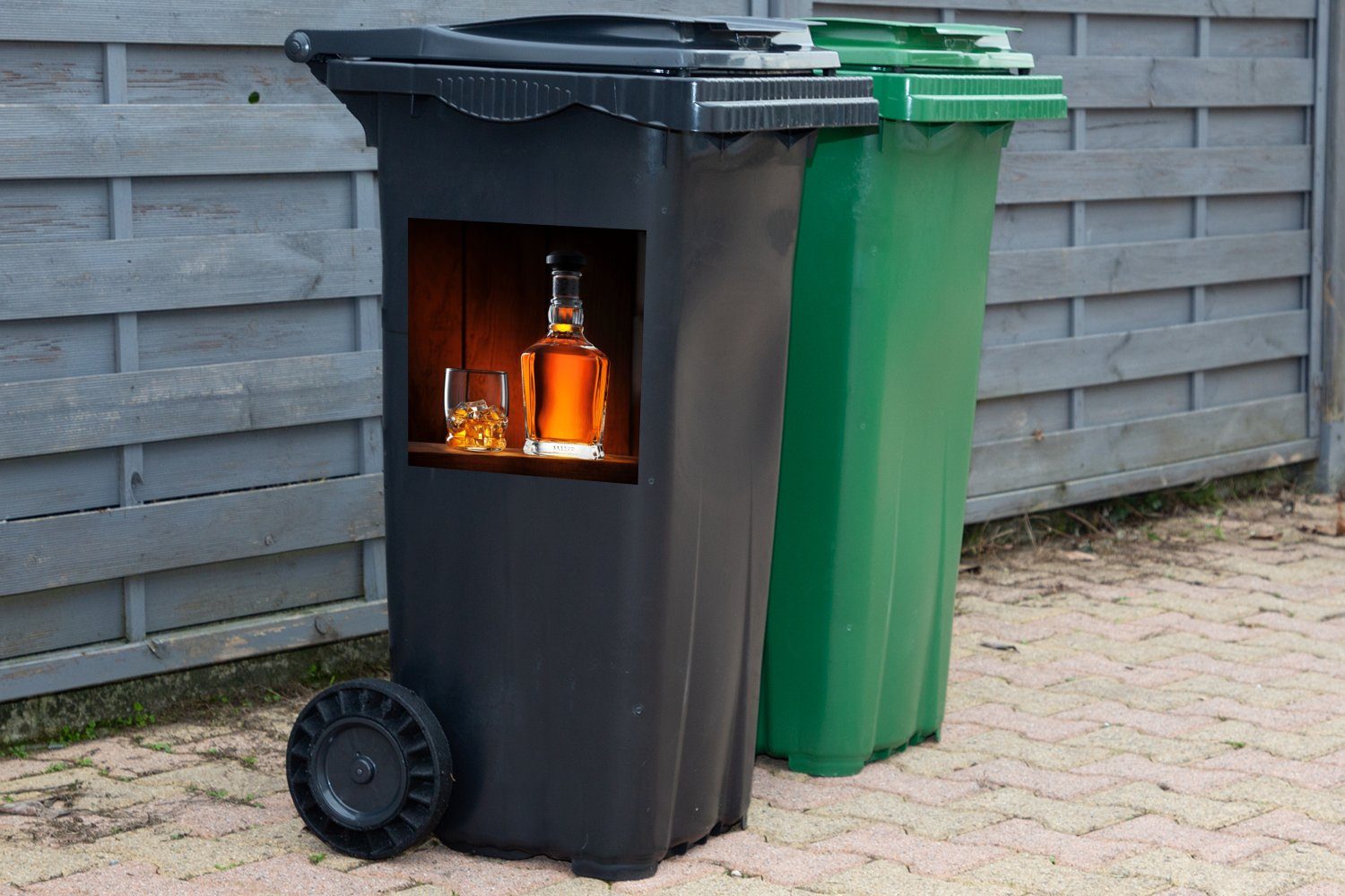 Mülleimer-aufkleber, - Flasche St), MuchoWow (1 Karaffe Wandsticker Container, Abfalbehälter Mülltonne, - Sticker, Whiskey