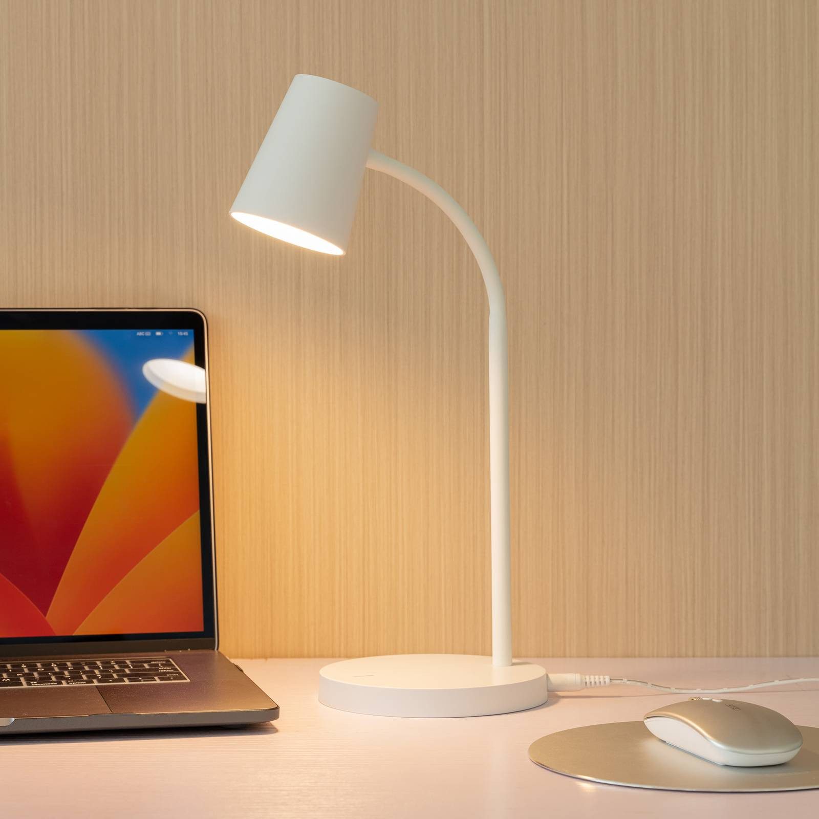 Lindby Schreibtischlampe Ailina, LED, Kunststoff Weiß warmweiß IP20, 1 x 5 günstig online kaufen