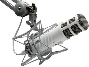 RØDE Mikrofon Podcaster mit Popschutz mit Spinne und Stativ
