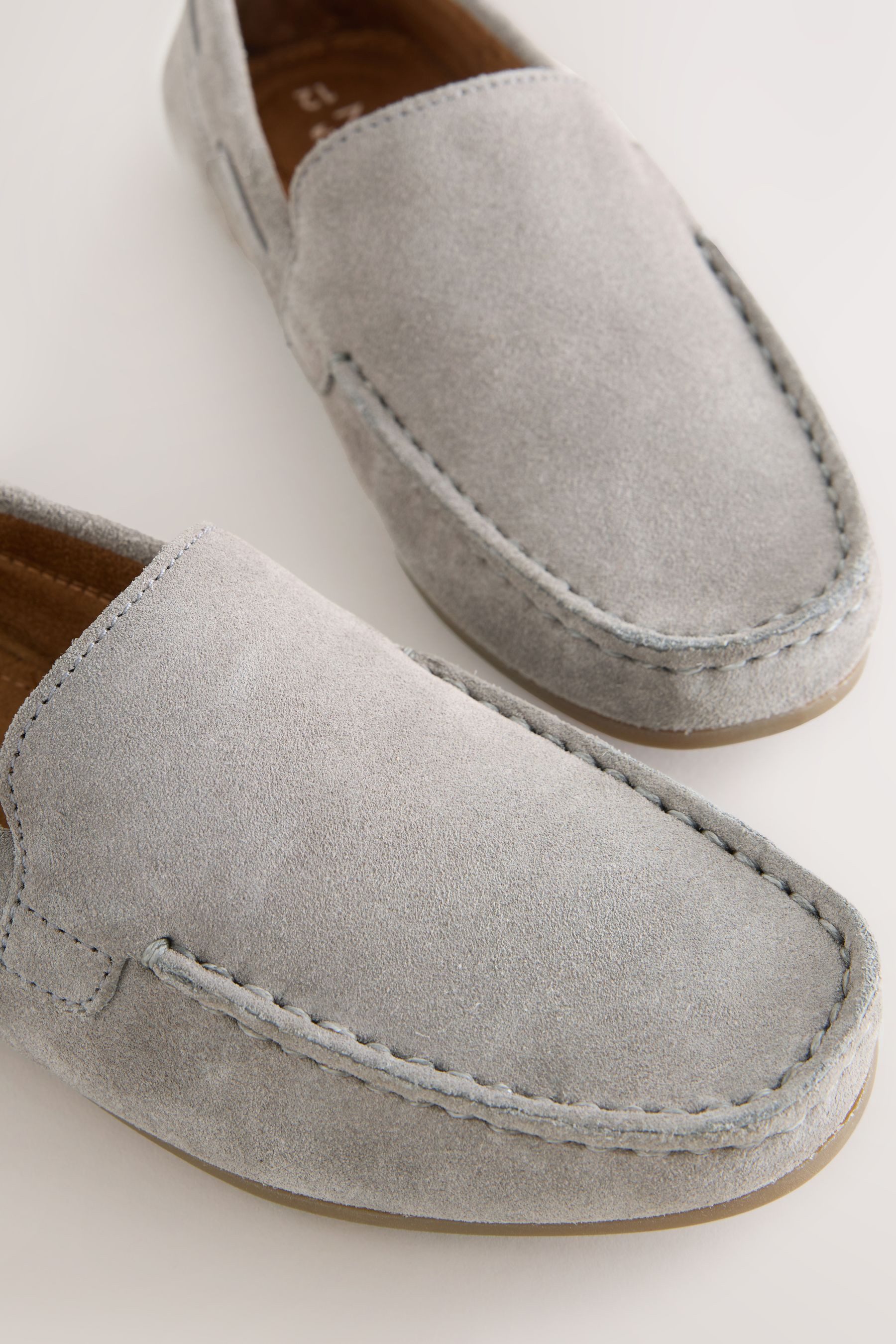 Next Veloursleder-Loafers Loafer (1-tlg)