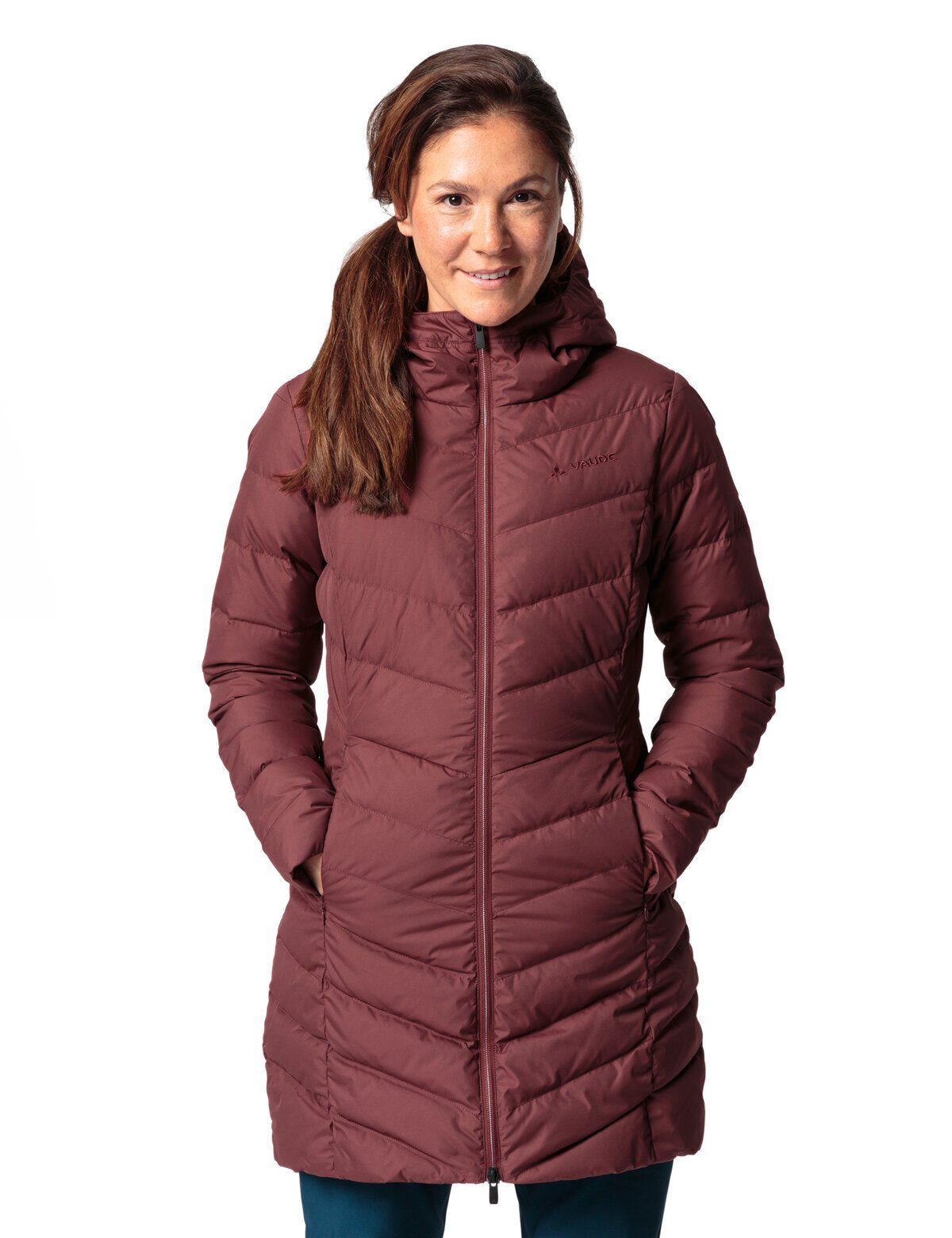 Coat Annecy Women's cherry dark kompensiert Klimaneutral VAUDE (1-St) Outdoorjacke Down