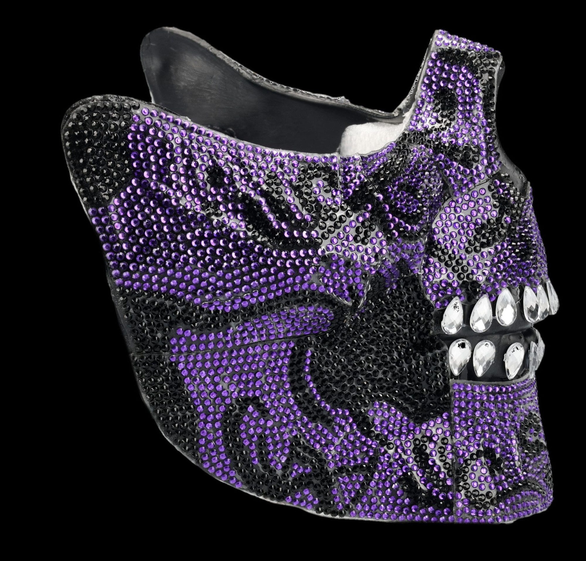 Figuren Shop GmbH Verkleidungsmaske Totenkopf Maske – Cosplay Halbmaske Gothic Horror Deko Lila 13 cm, mit Schmucksteinen verziert