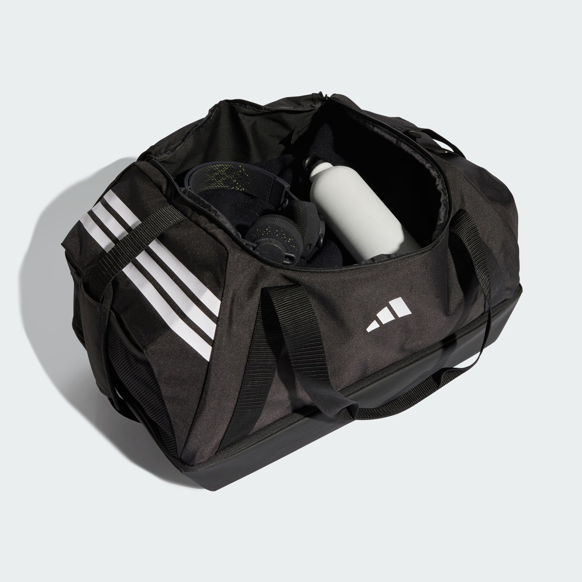 adidas Performance Reisetasche TIRO MEDIUM DUFFELBAG MIT BODENFACH (1-tlg)