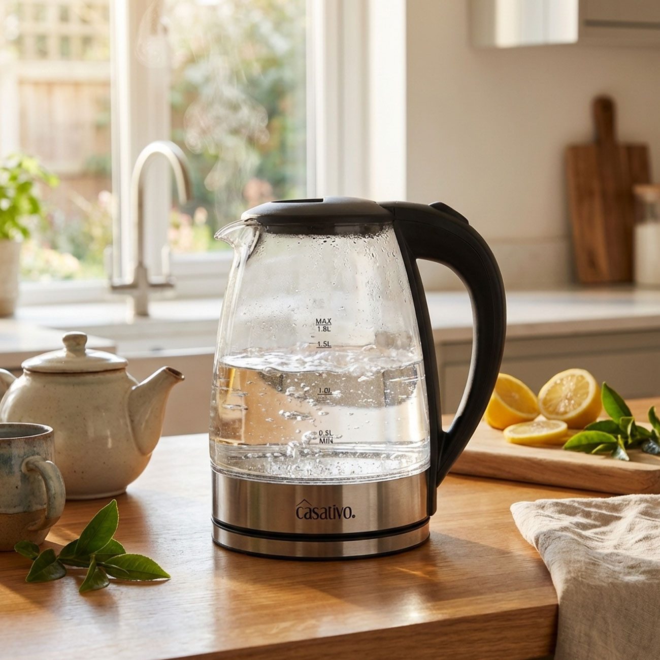 Casativo Wasserkocher Glas-Wasserkocher 1,8L blaues LED-Licht 2200W Edelstahl Teekocher, 2200 W, Abschaltautomatik & Trockenbetriebsschutz, Ø 15,7 x H 22cm, 1m Kabel