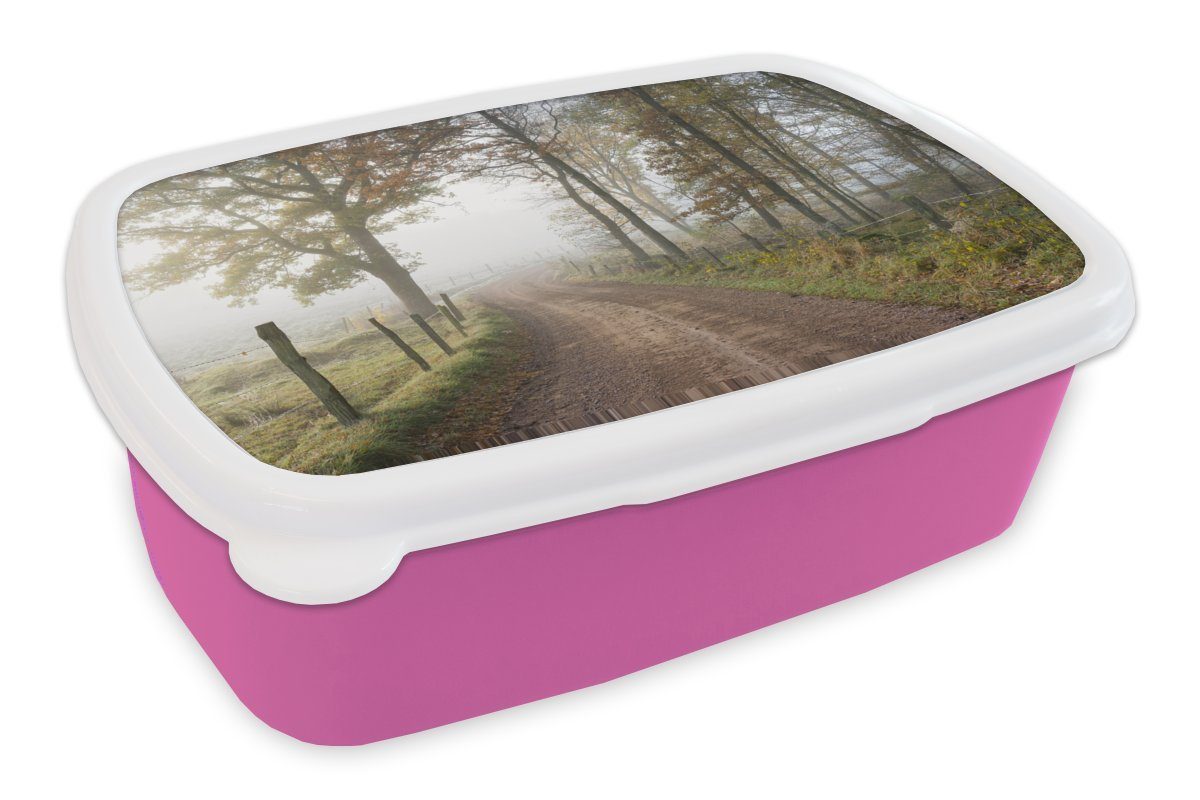 MuchoWow Lunchbox Pfad in der flachen Landschaft des Nationalparks Söderåsen in Schweden, Kunststoff, (2-tlg), Brotbox für Erwachsene, Brotdose Kinder, Snackbox, Mädchen, Kunststoff rosa
